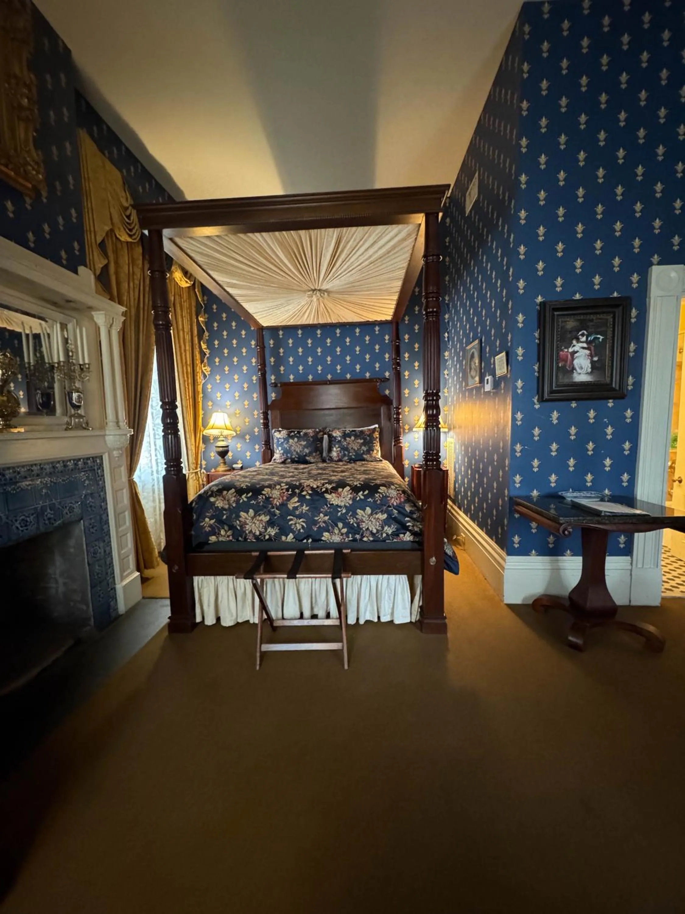 Bed in The Guest House Historic Mansion