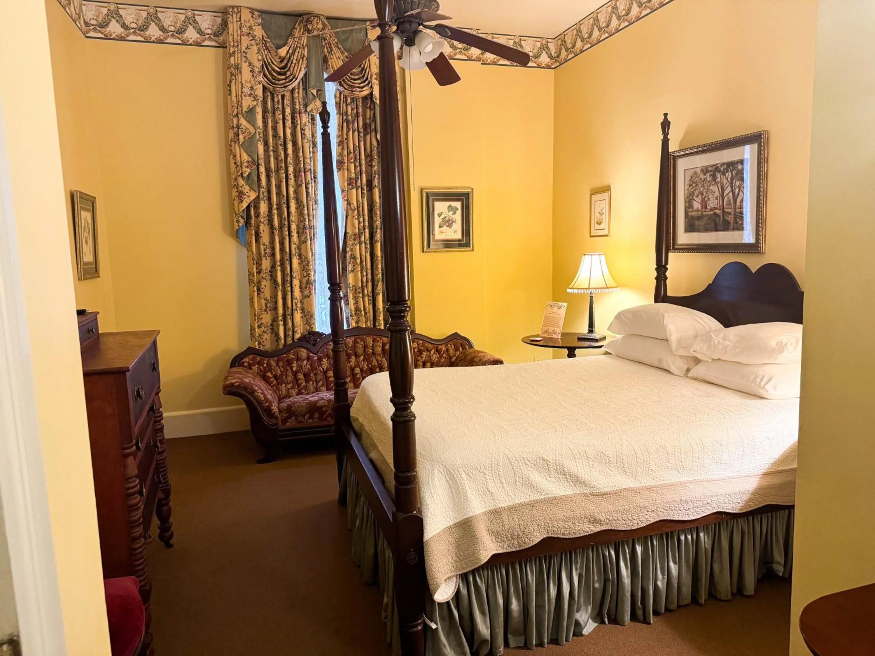 Bedroom, Bed in The Guest House Historic Mansion