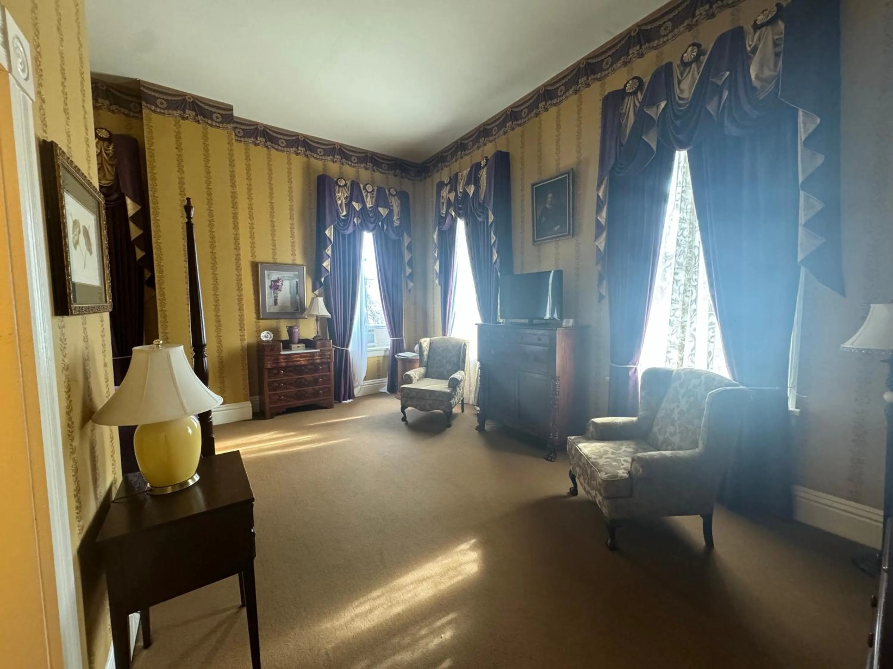 Seating area in The Guest House Historic Mansion
