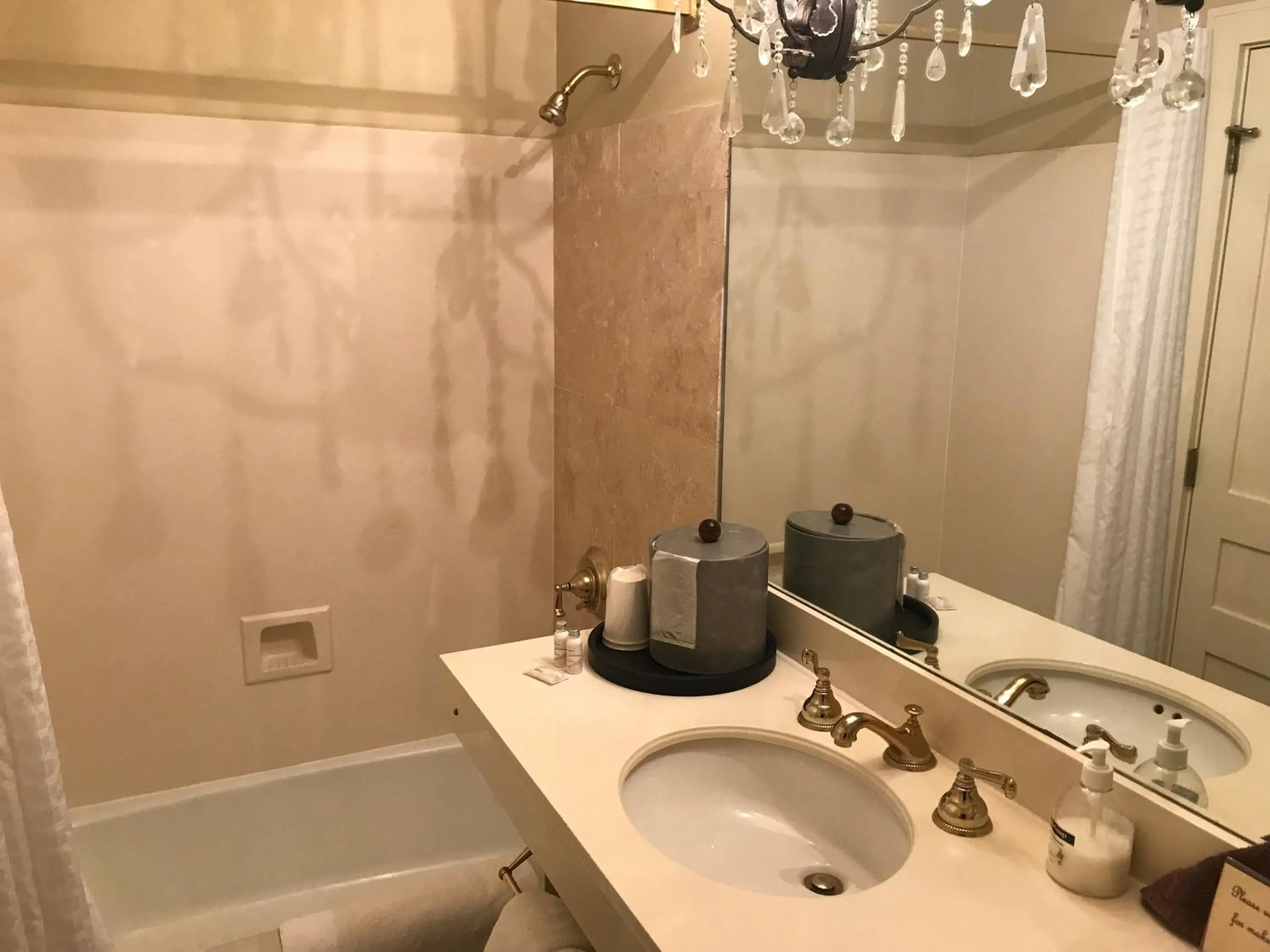 Shower in The Guest House Historic Mansion