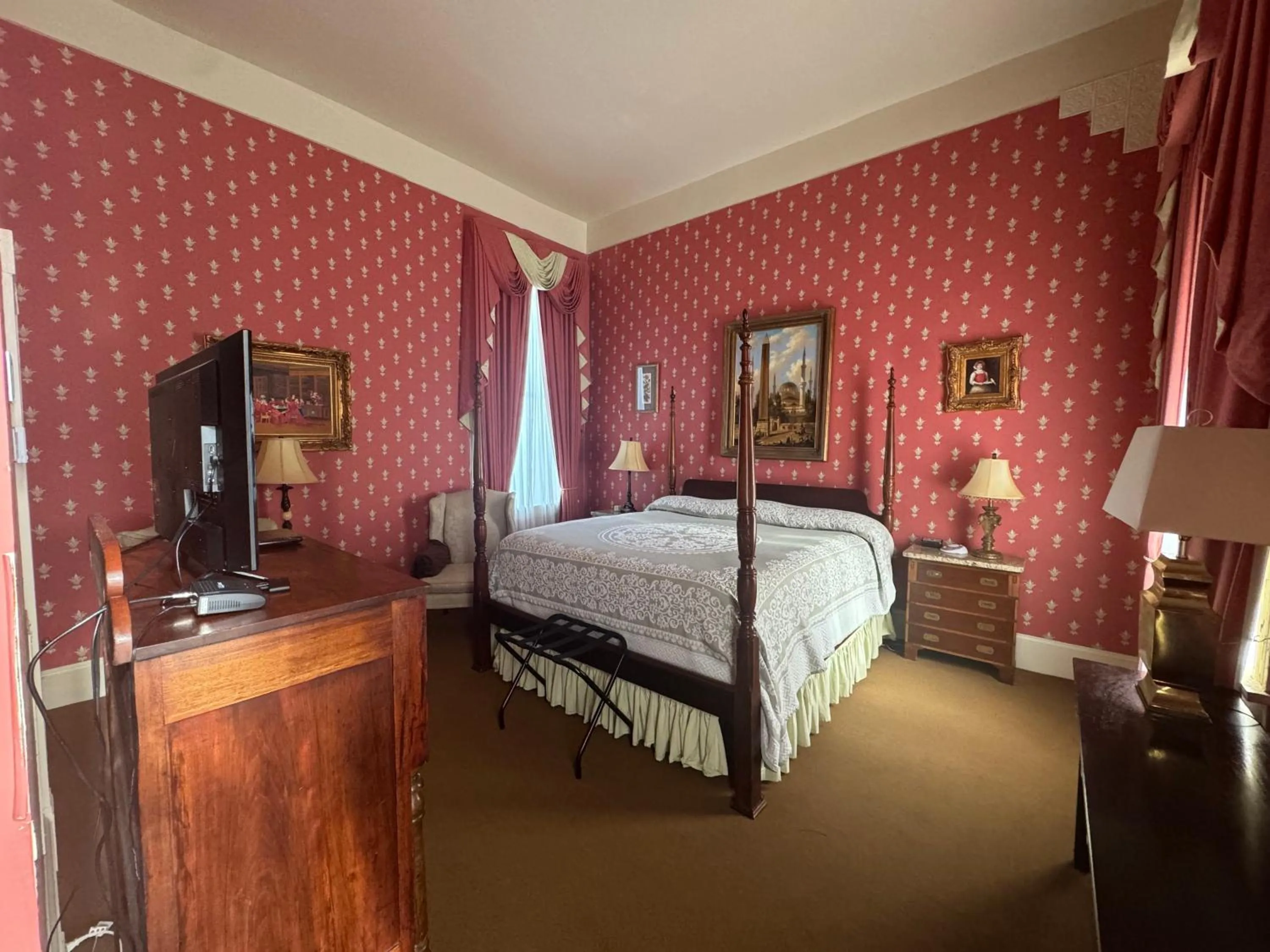 Bedroom, Bed in The Guest House Historic Mansion