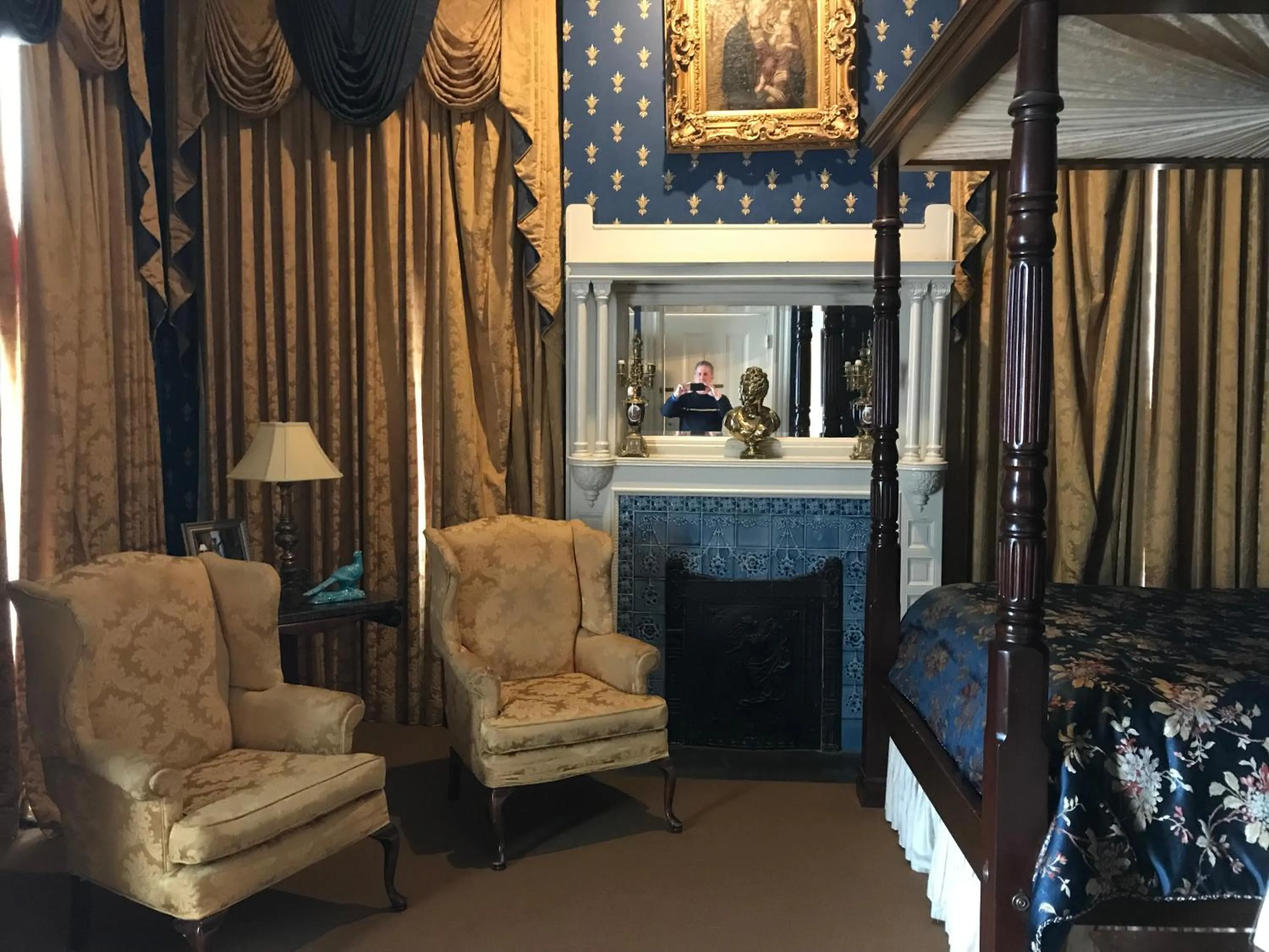 Seating area in The Guest House Historic Mansion