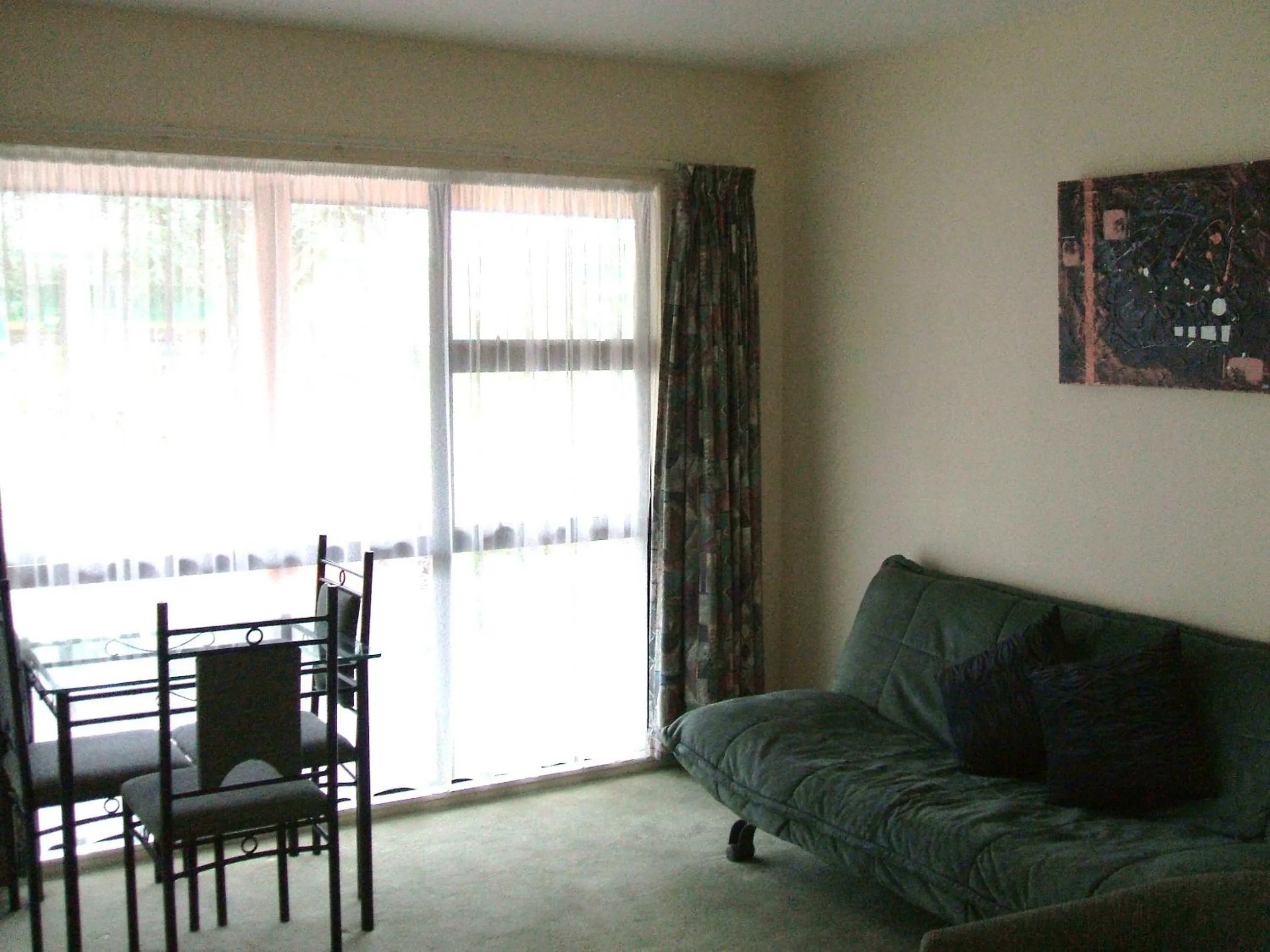 Living room in Pavilion Motel & Conference Centre