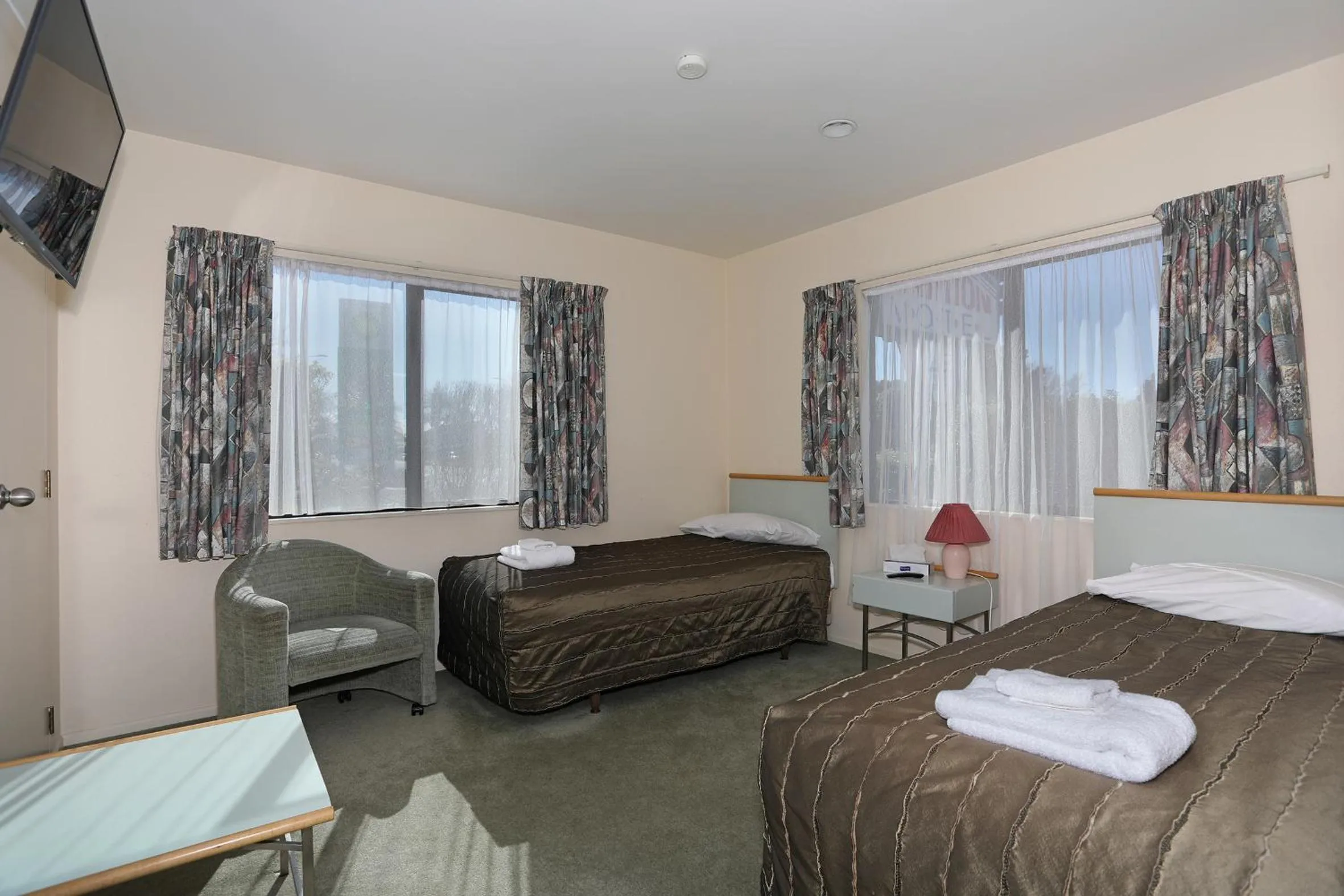 Bed in Pavilion Motel & Conference Centre