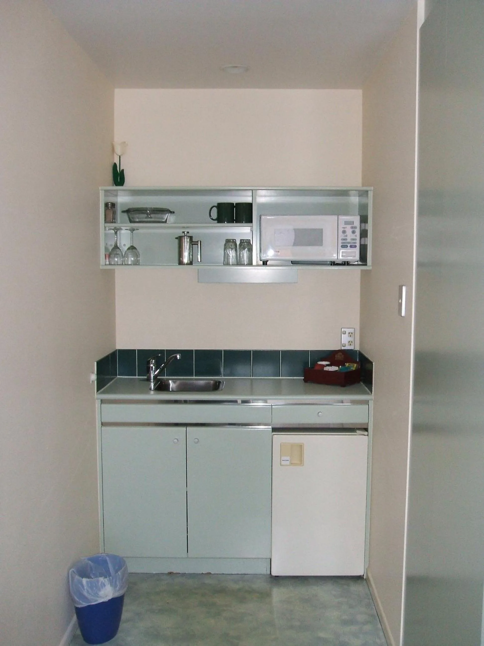 Living room in Pavilion Motel & Conference Centre