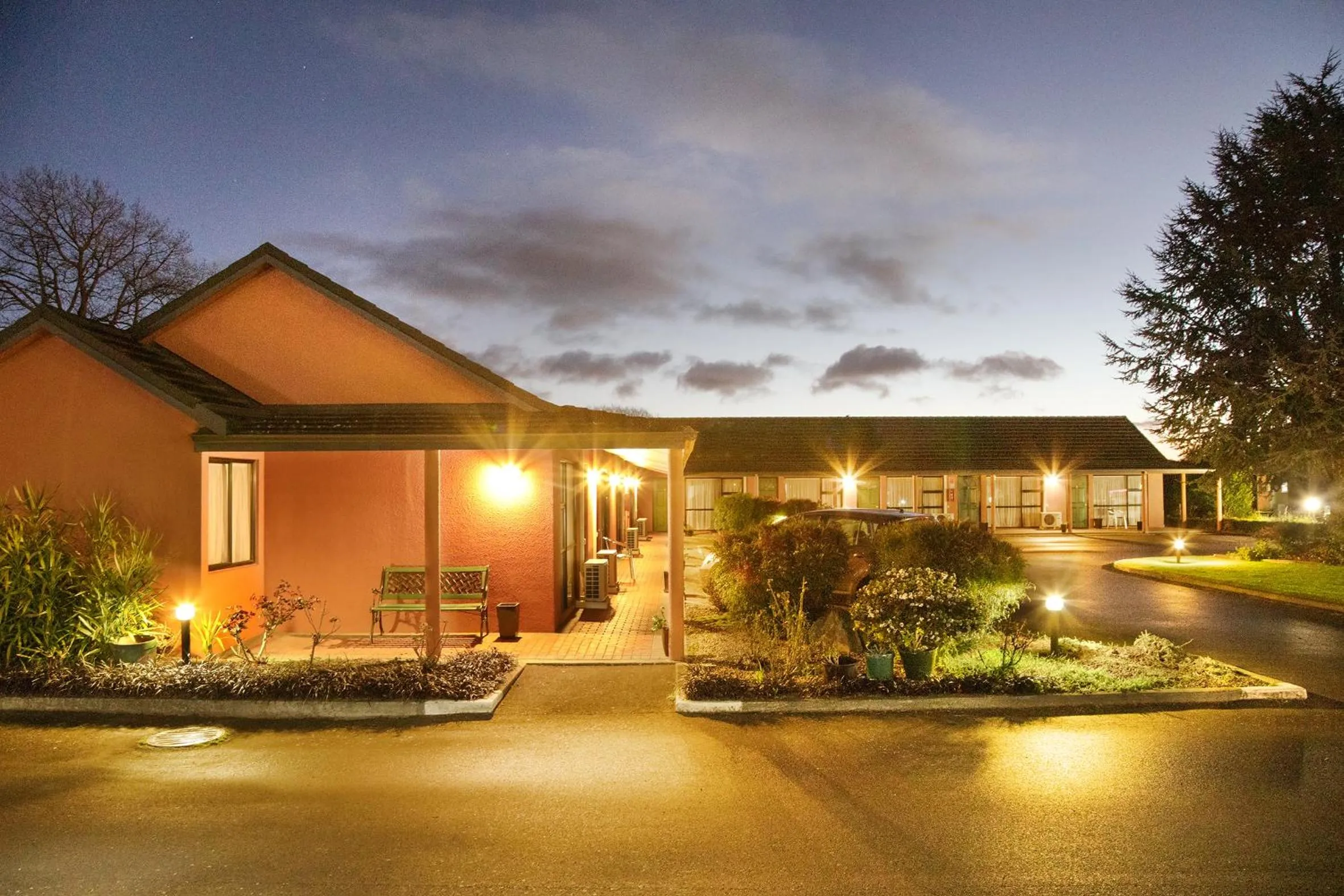 Property building in Pavilion Motel & Conference Centre