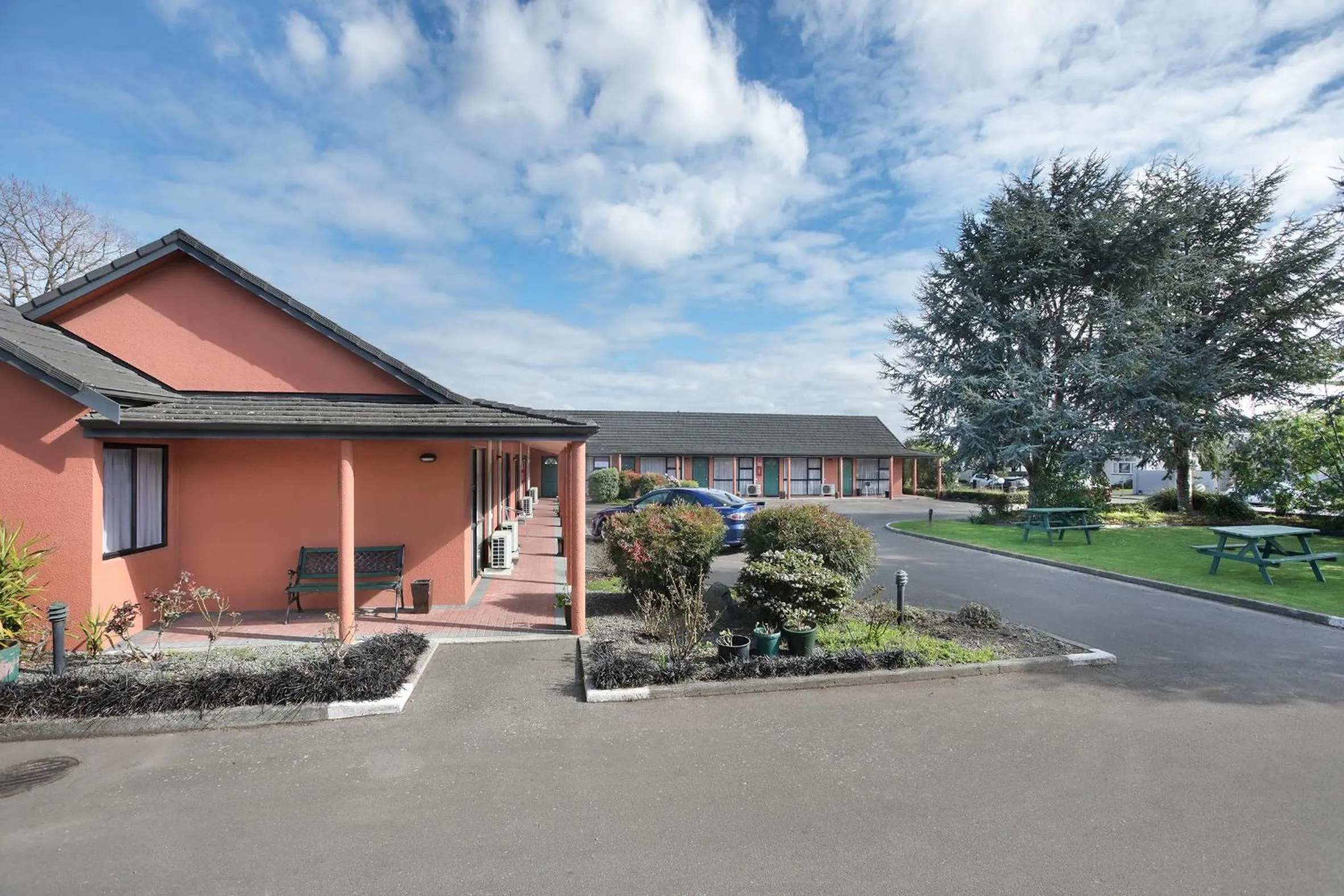 Property building in Pavilion Motel & Conference Centre