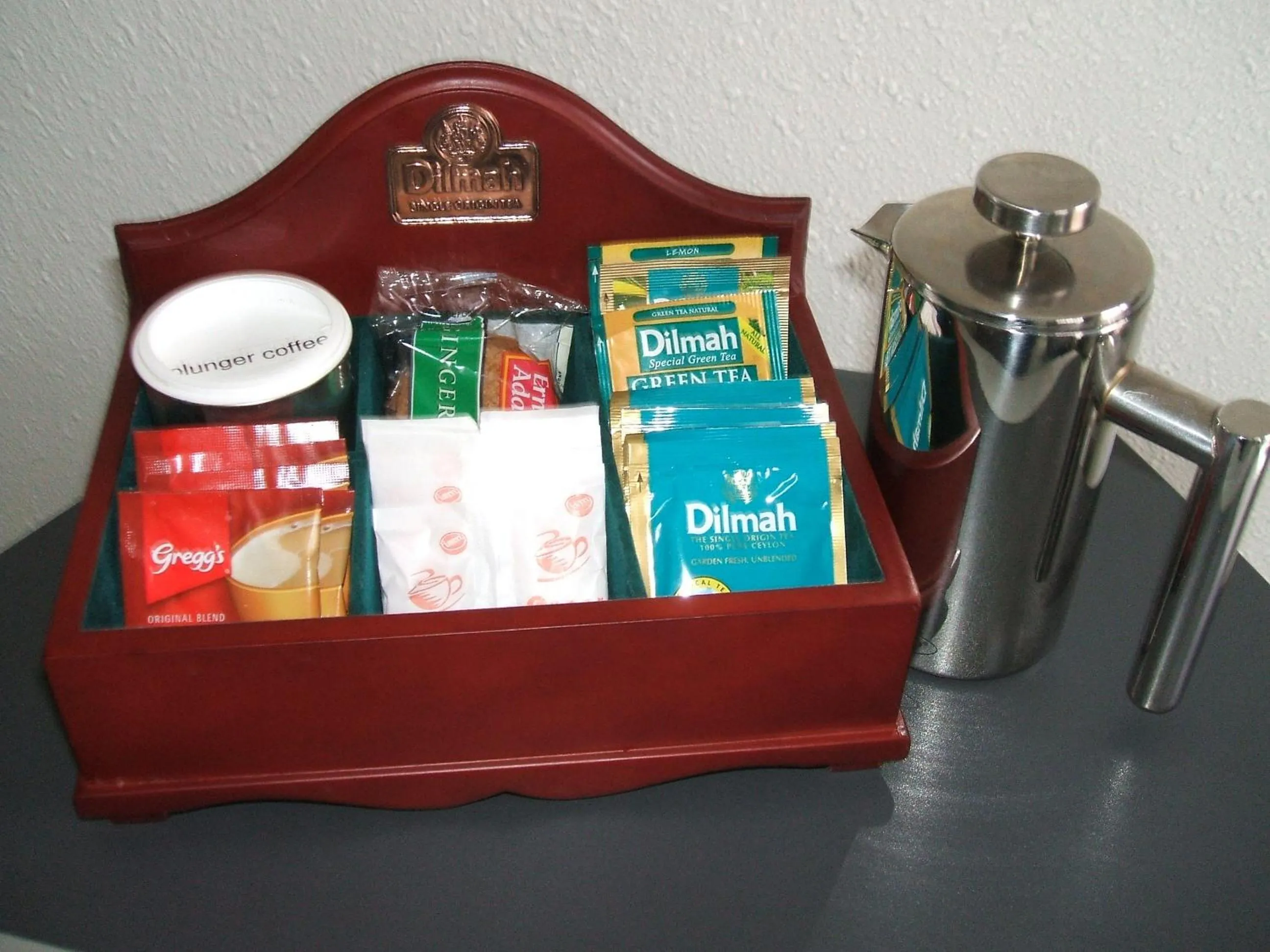 Coffee/tea facilities in Pavilion Motel & Conference Centre