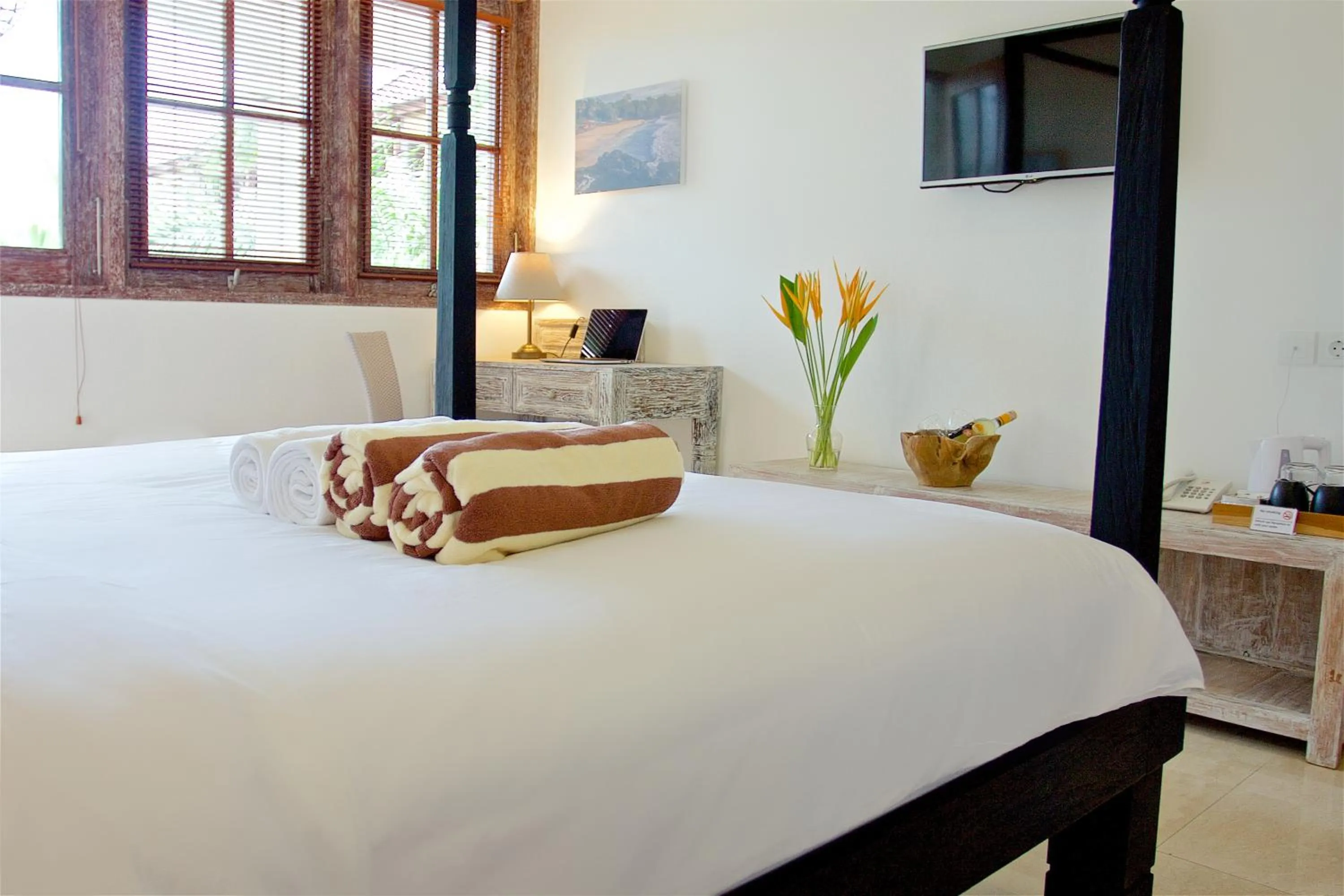 Decorative detail, Bed in OK Divers Resort & Spa