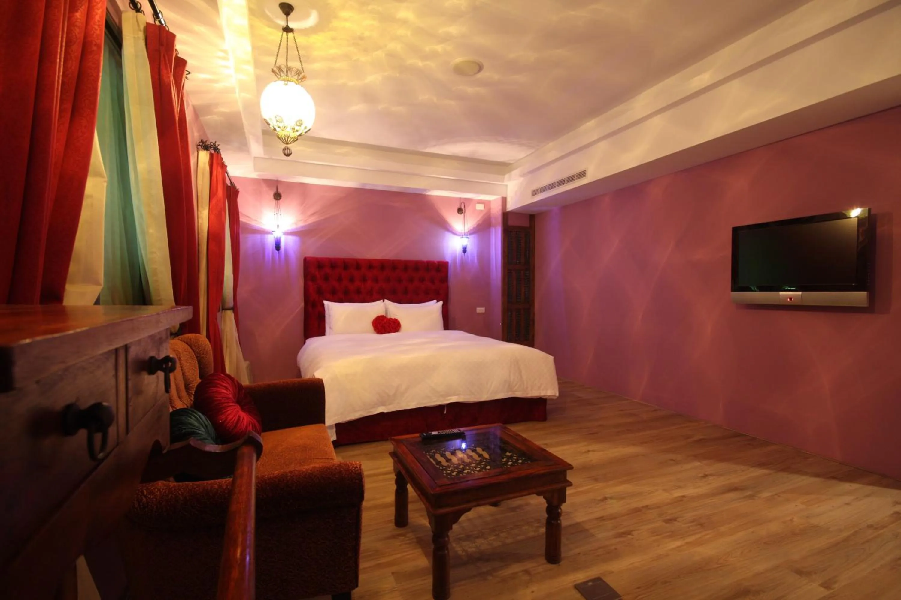 Food and drinks, Bed in Moroccan Holiday Suite