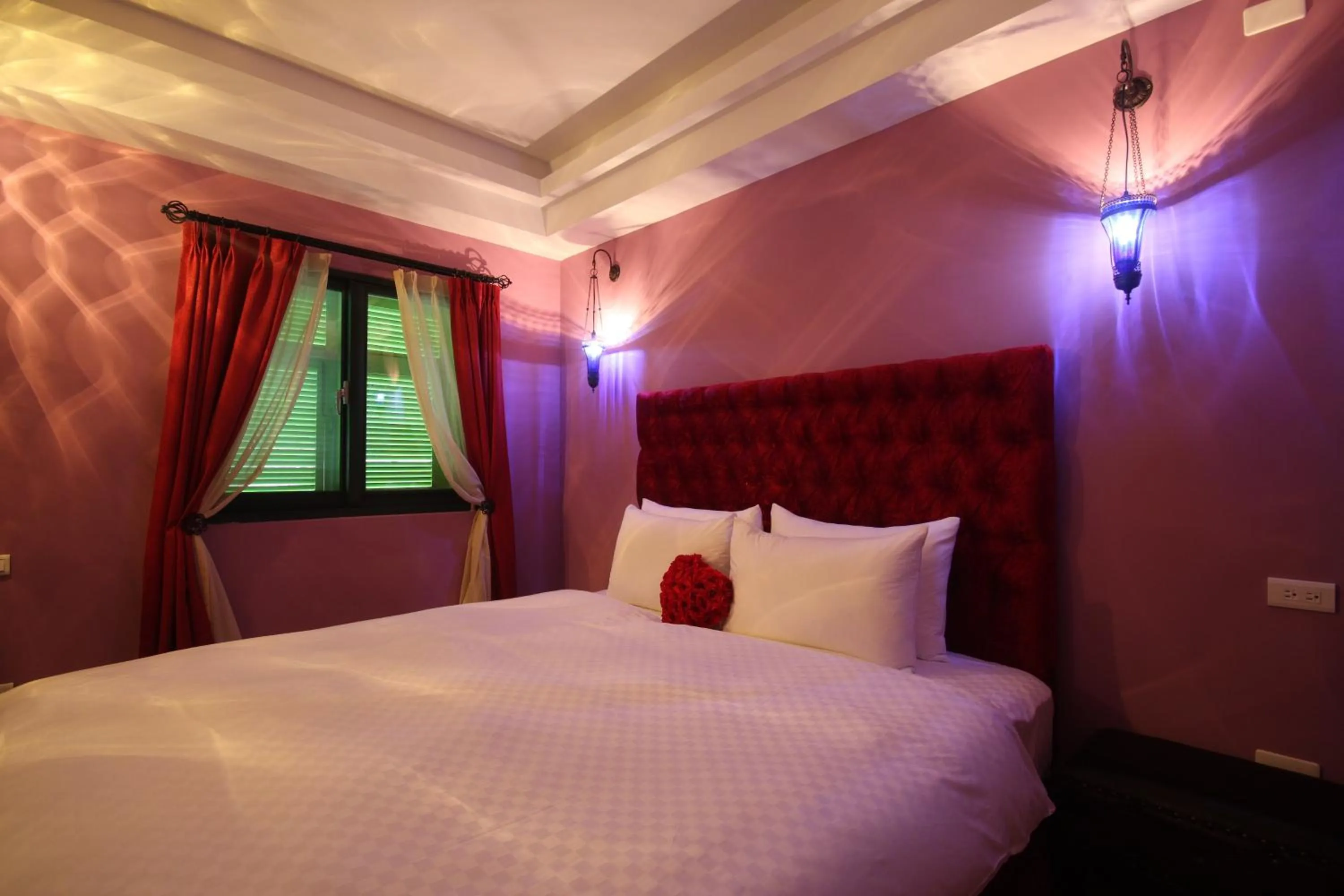 Decorative detail, Bed in Moroccan Holiday Suite