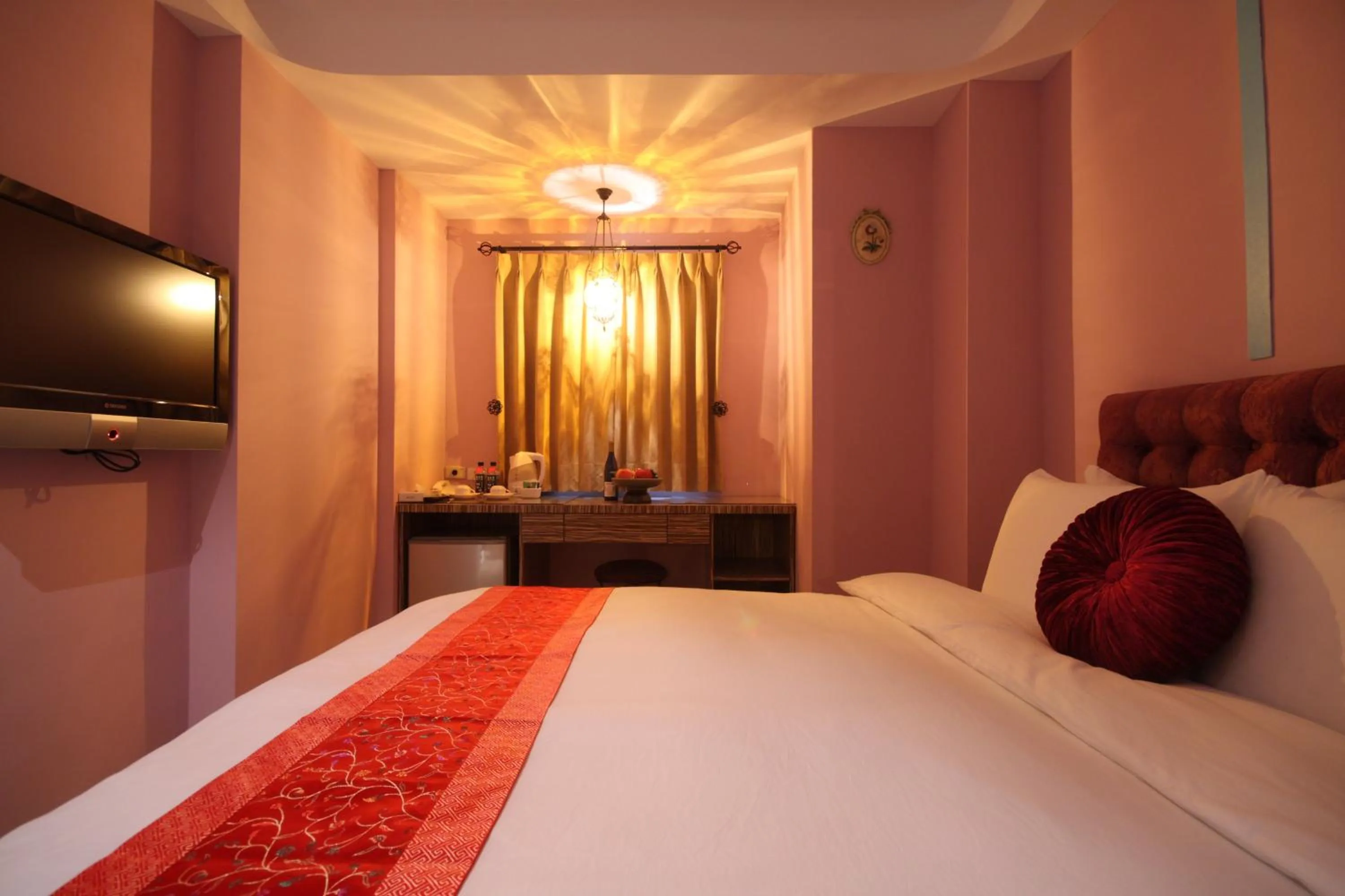 Bed in Moroccan Holiday Suite