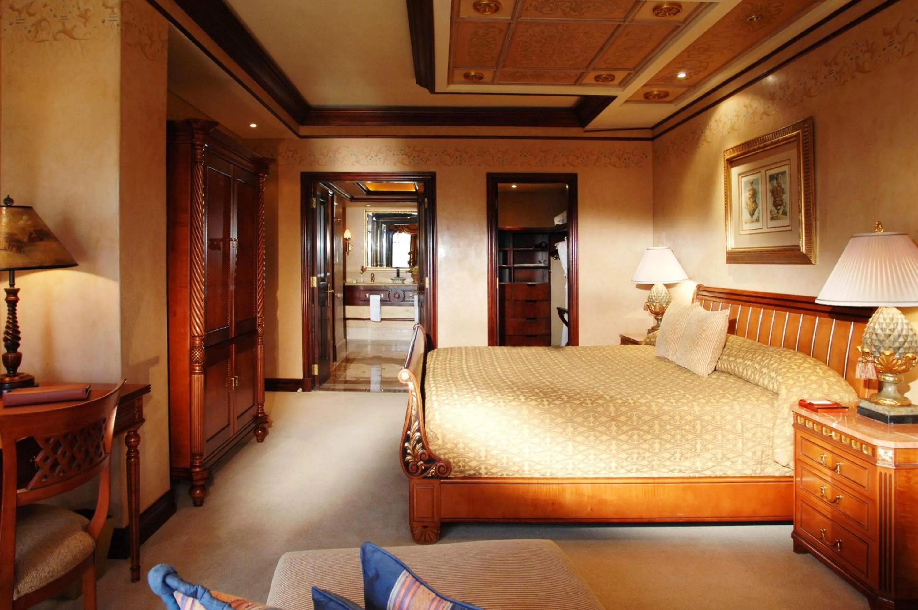 Photo of the whole room, Bed in Peermont D'oreale Grande at Emperors Palace