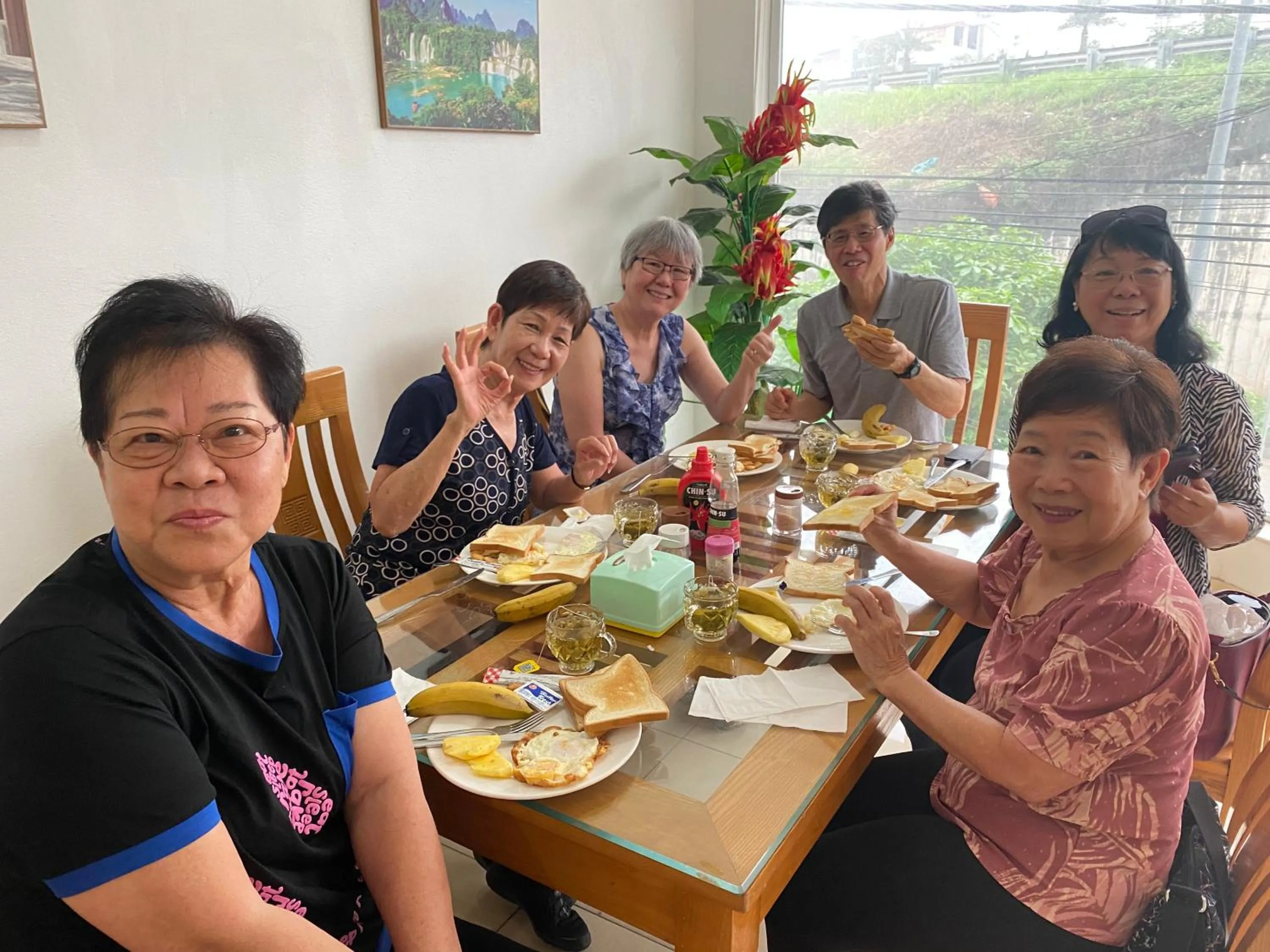 Restaurant/places to eat in New Airport Hotel