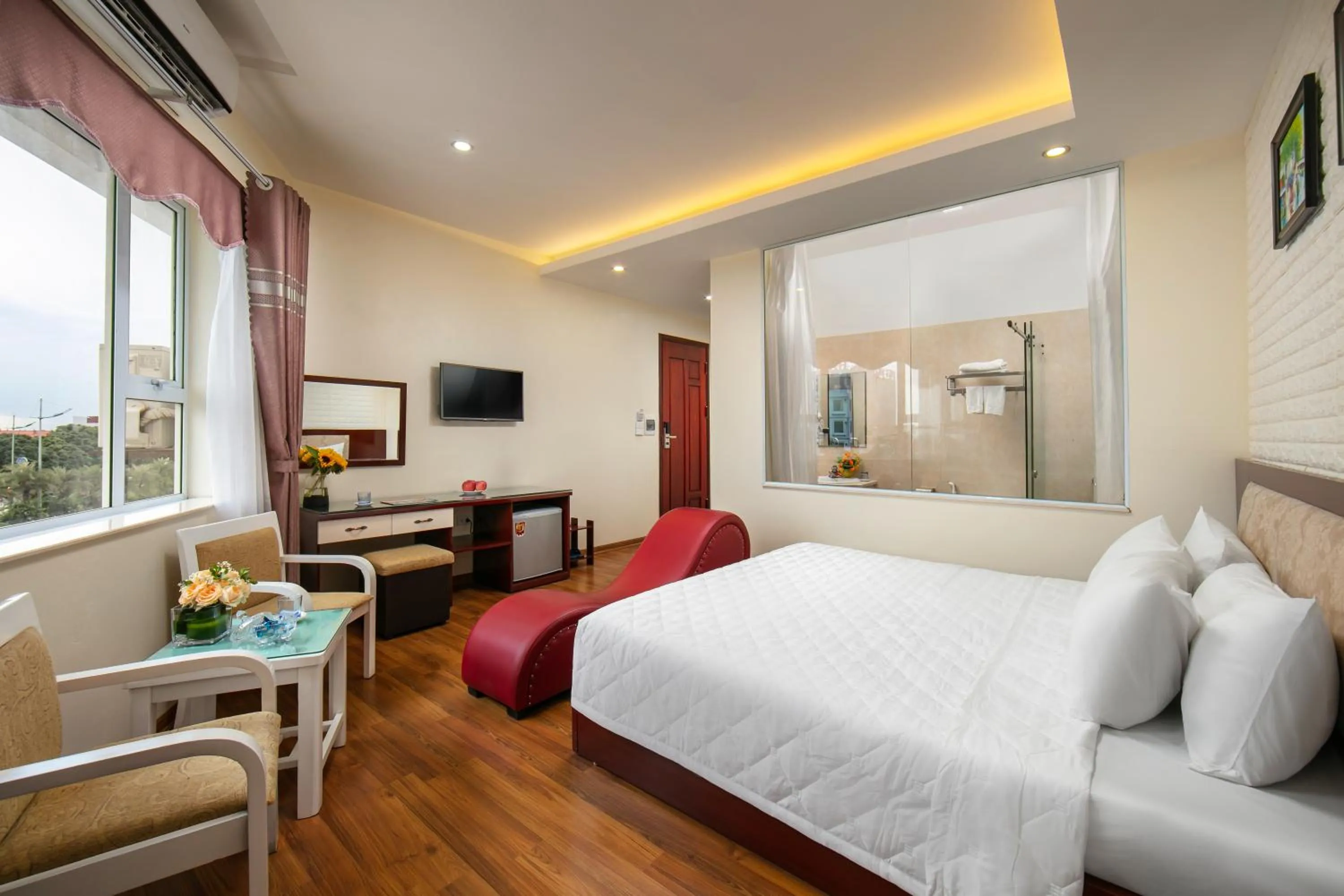 Photo of the whole room, Bed in New Airport Hotel