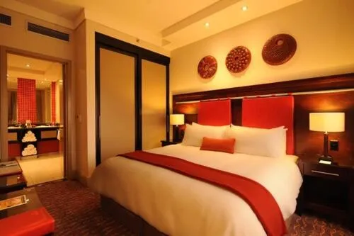 Bedroom, Bed in Mondior at Emperors Palace