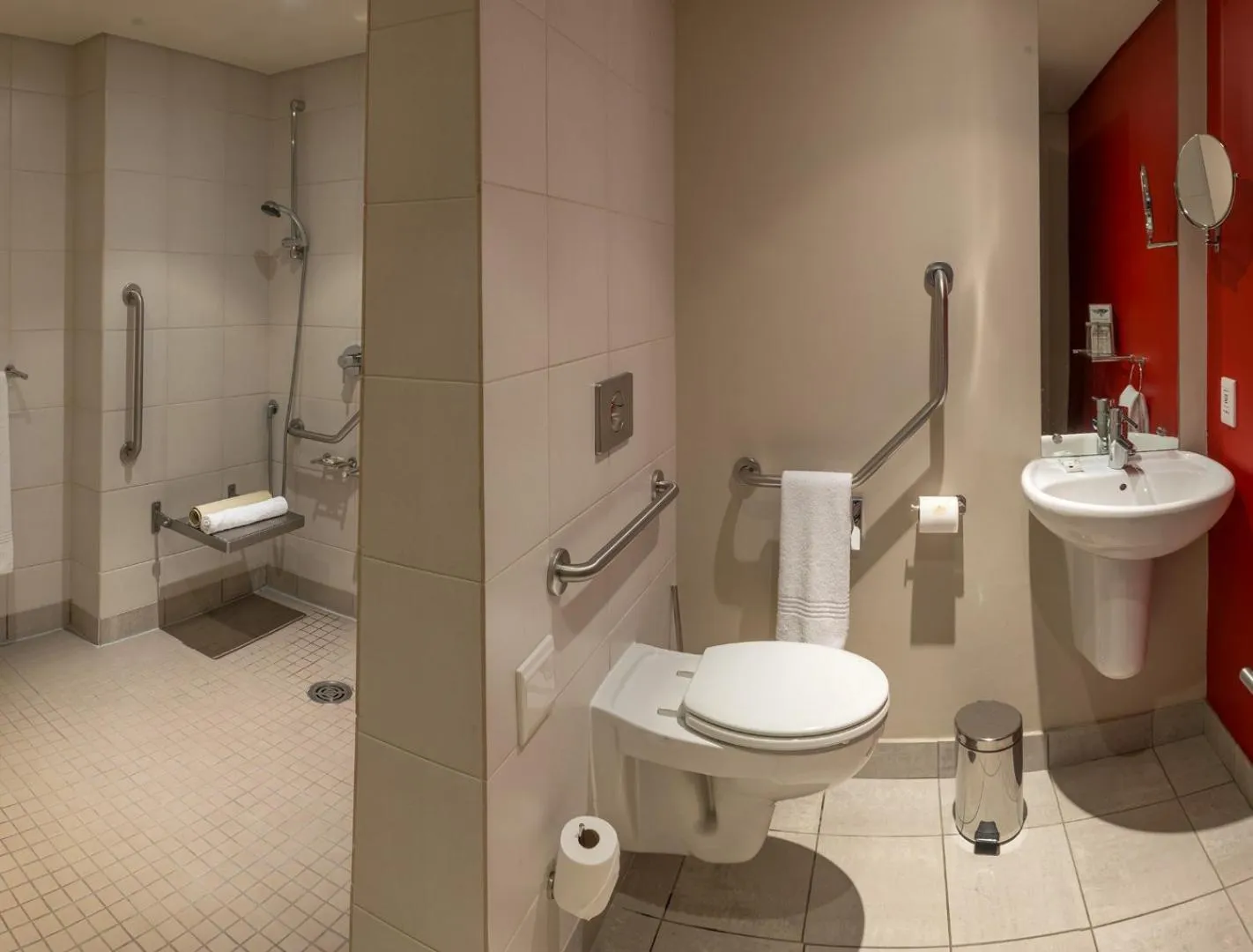 Toilet in Mondior at Emperors Palace