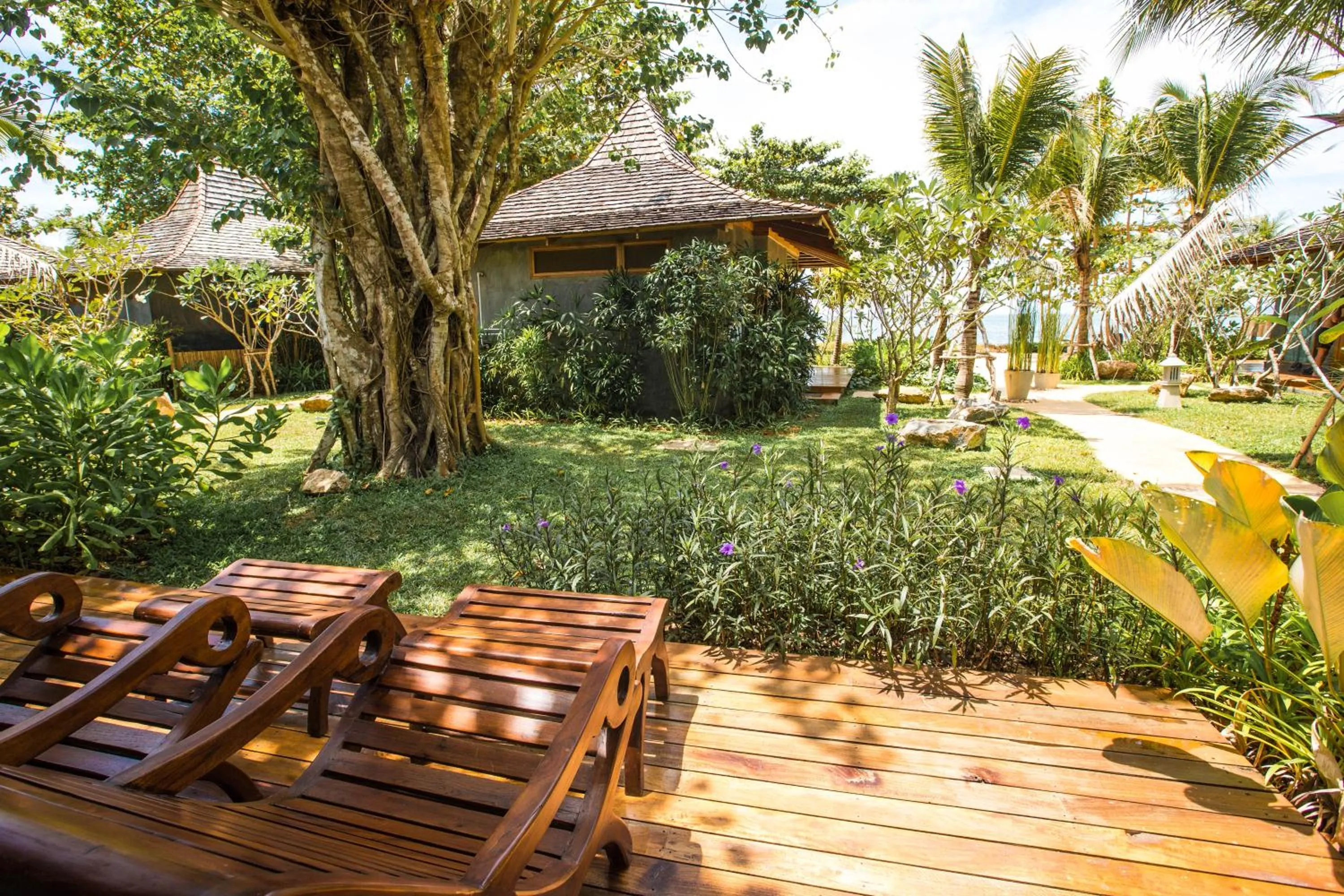 Garden view in Andalay Beach Resort Koh Libong