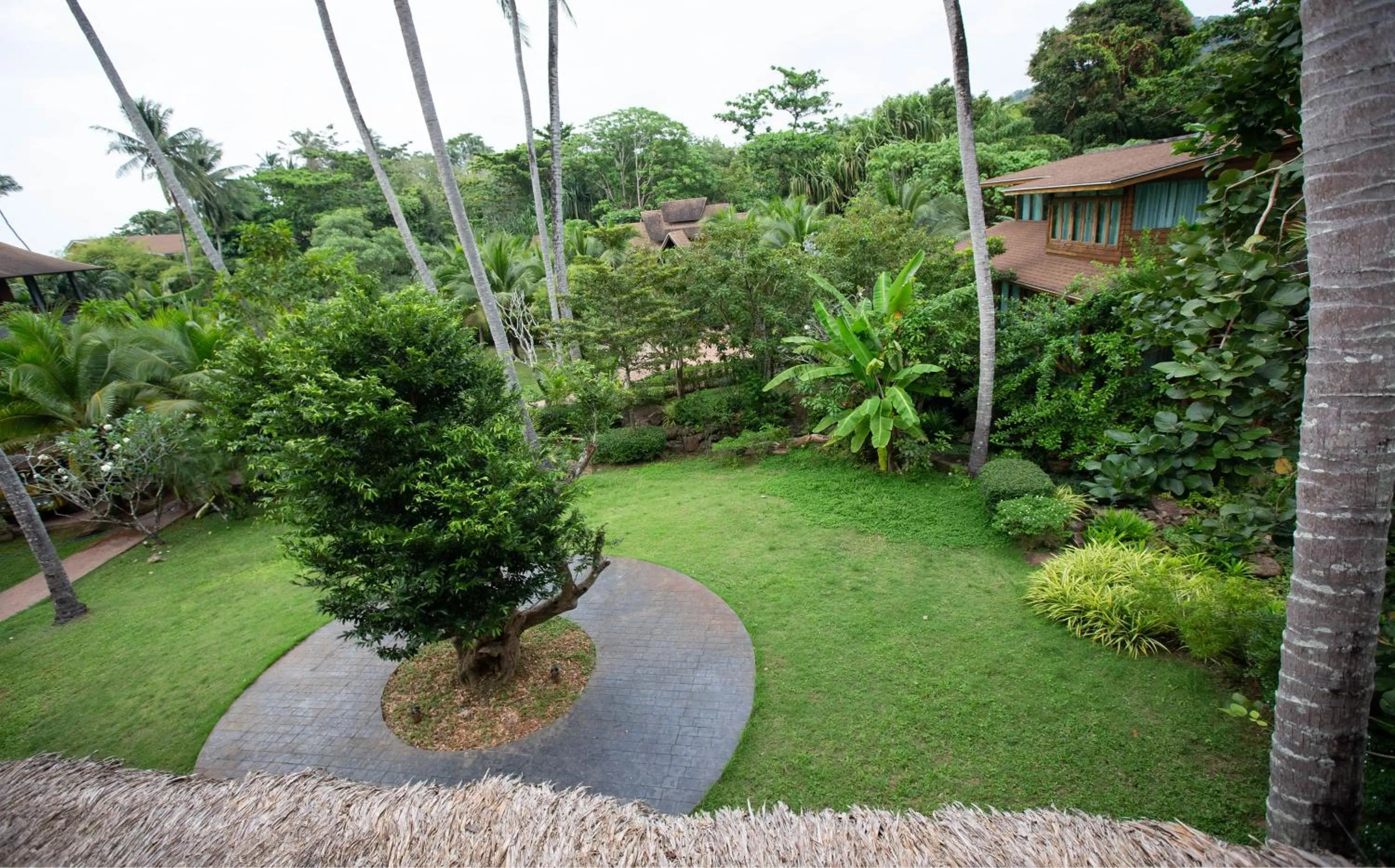 Property building in Andalay Beach Resort Koh Libong