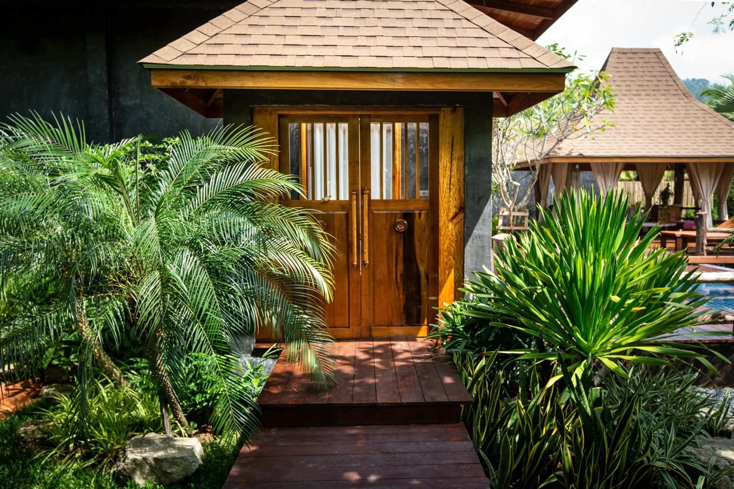 Garden view in Andalay Beach Resort Koh Libong