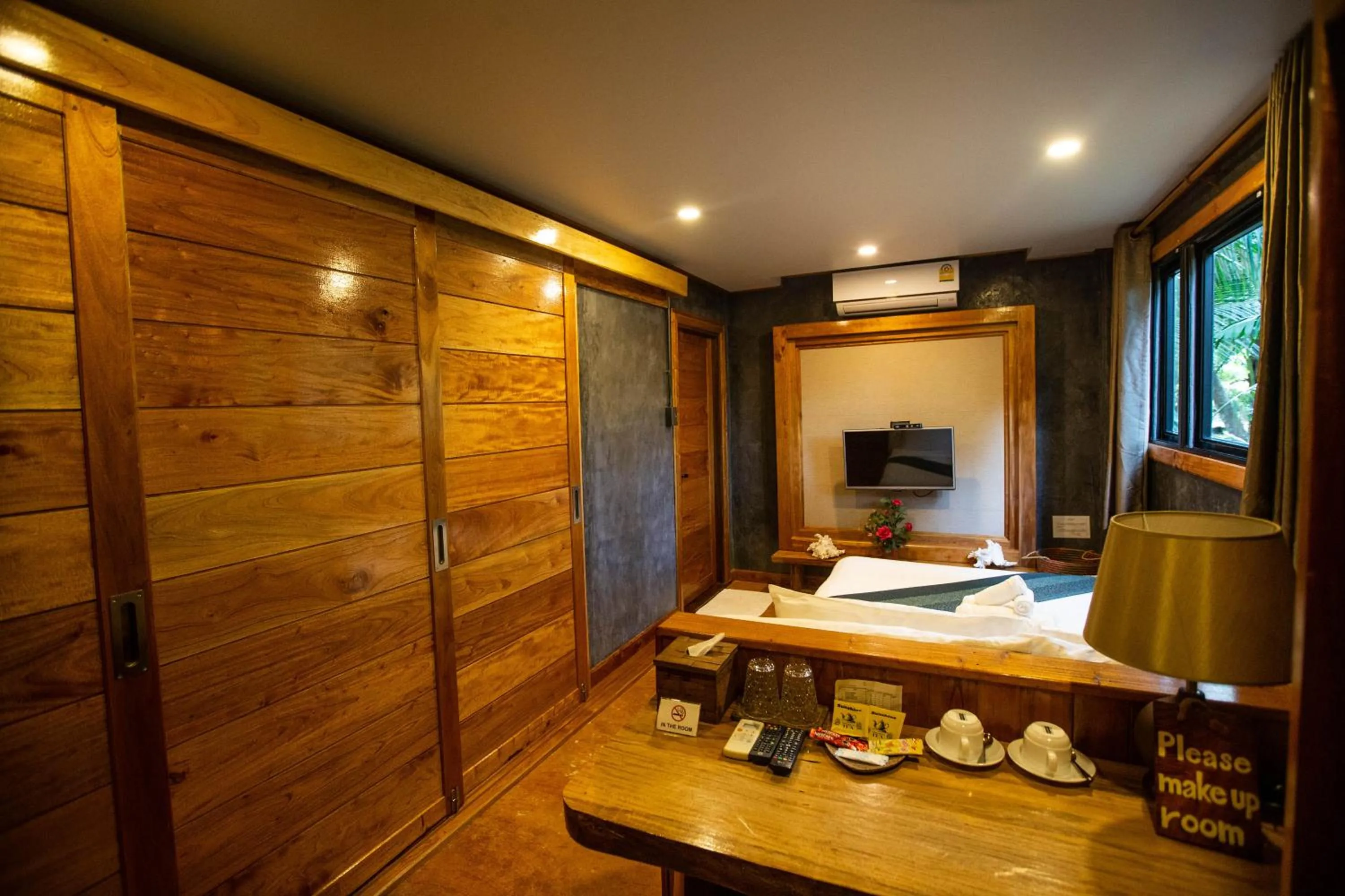 TV and multimedia, Bed in Andalay Beach Resort Koh Libong