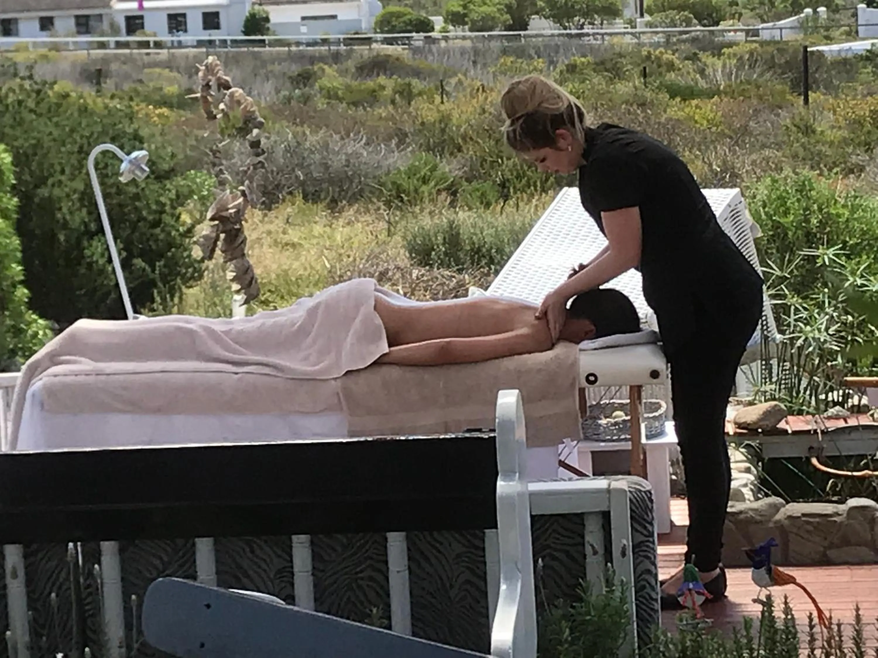 Massage in Farr Out Guest House