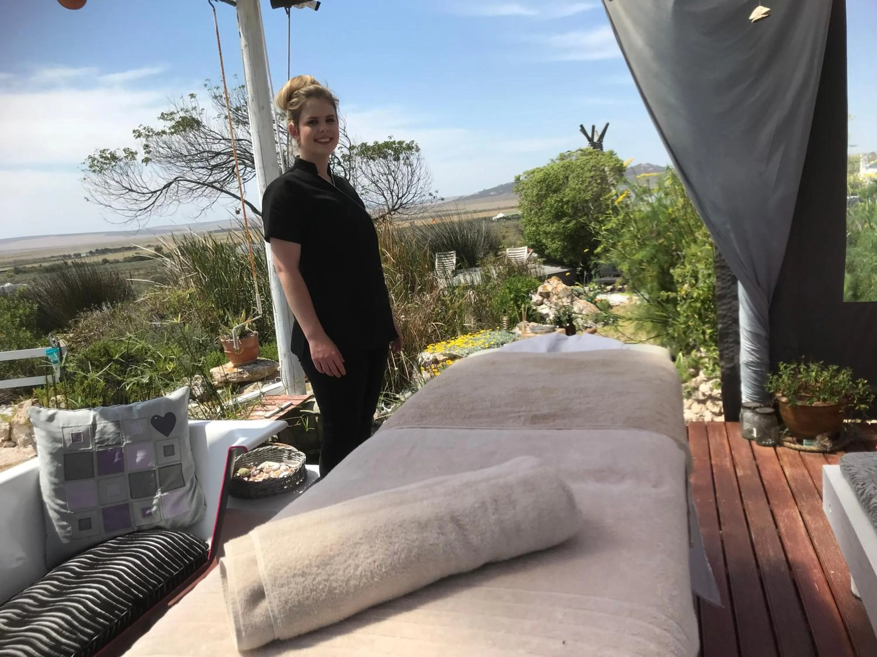 Massage in Farr Out Guest House