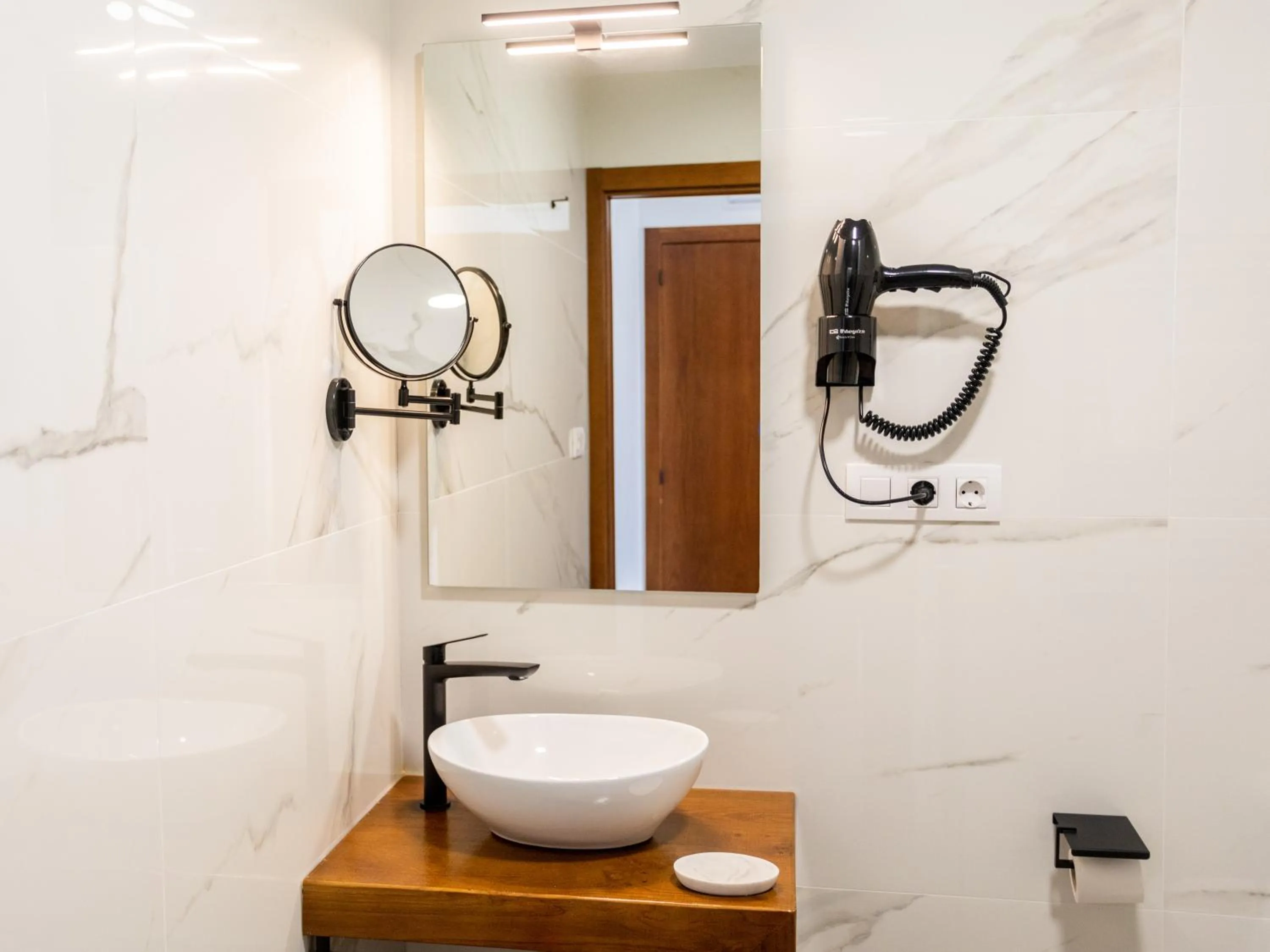 Triple Room with Bathroom in Complexo Xacobeo