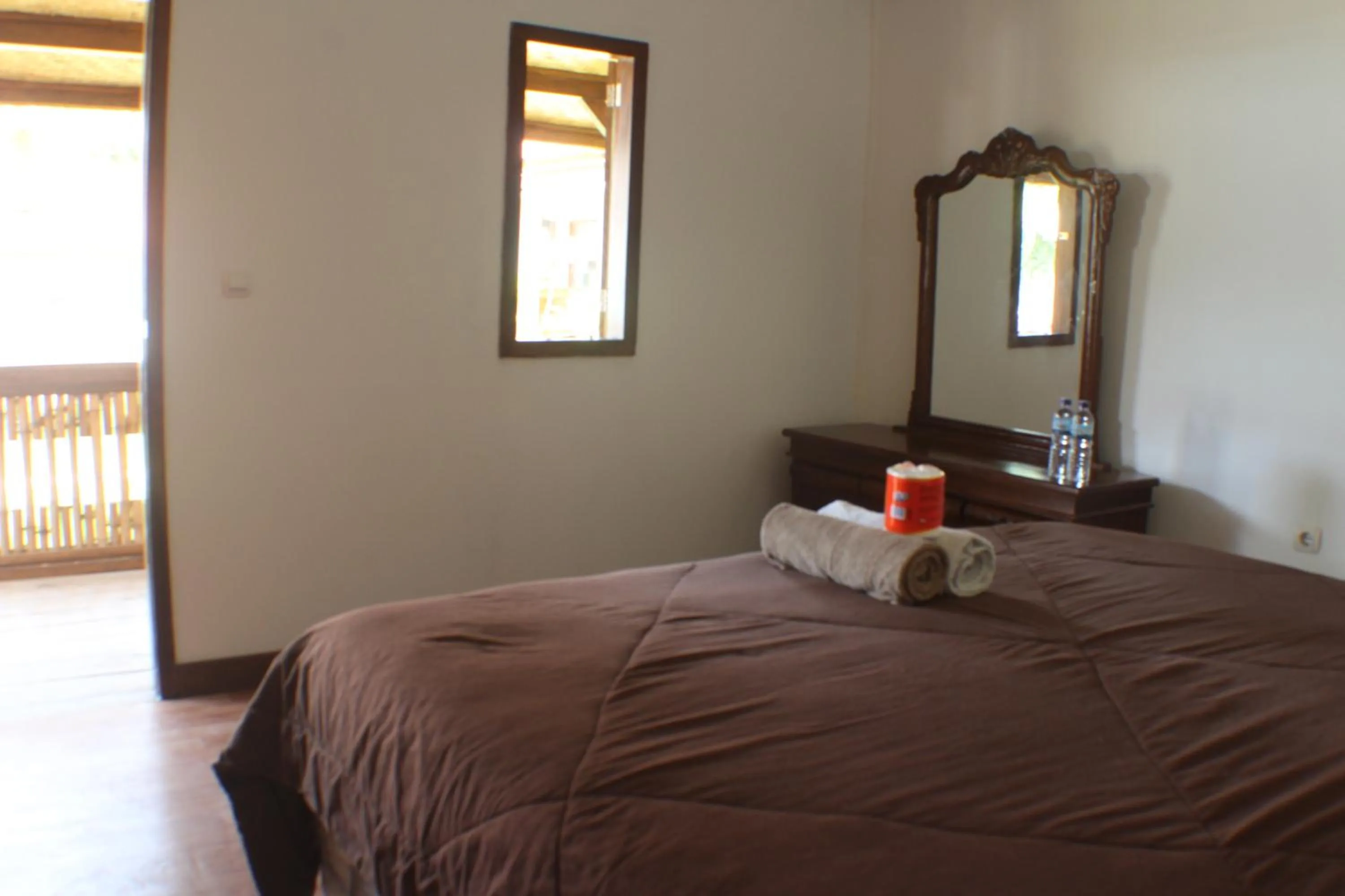 Photo of the whole room, Bed in Tri Putri Homestay