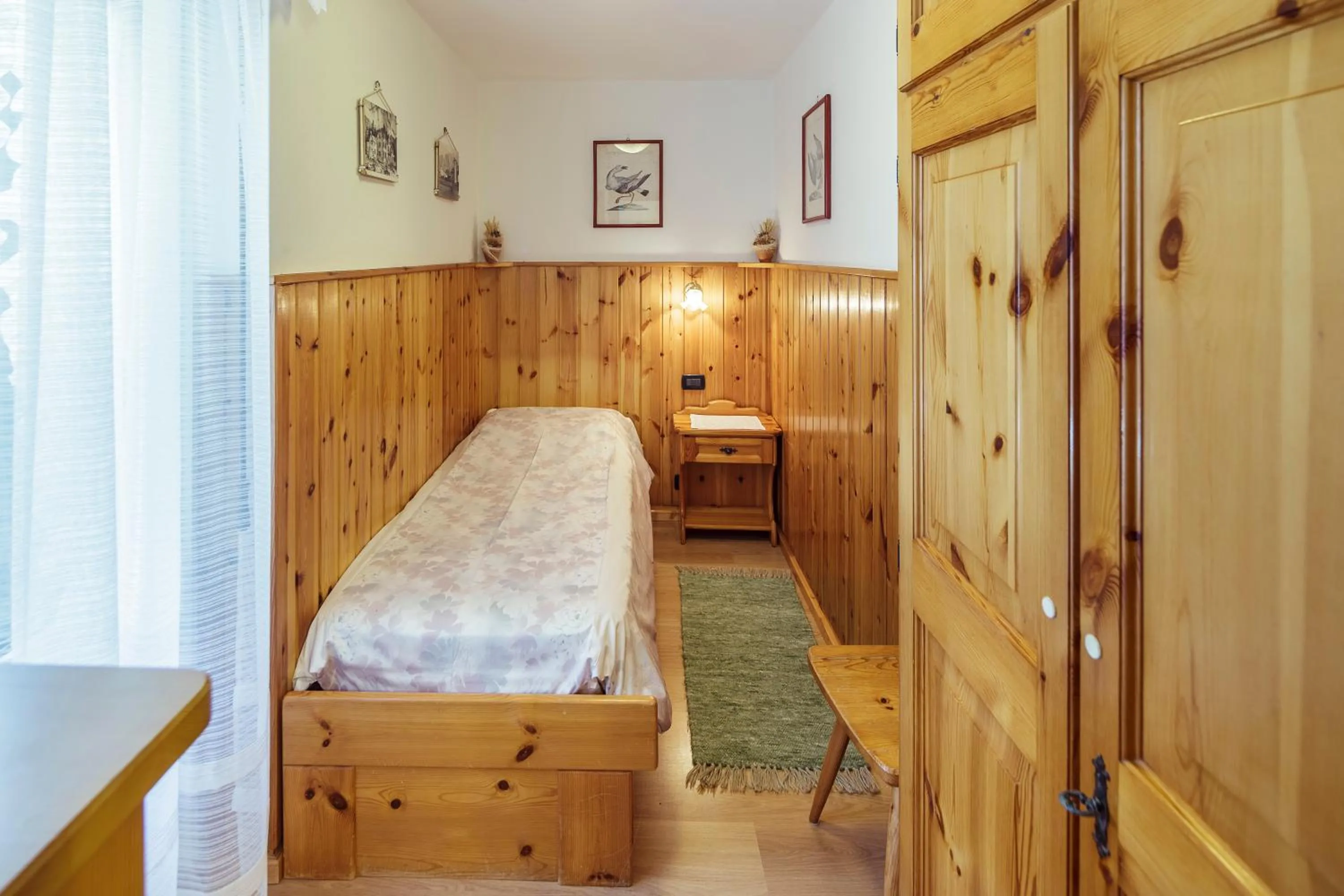 Photo of the whole room, Bed in CiasaToa
