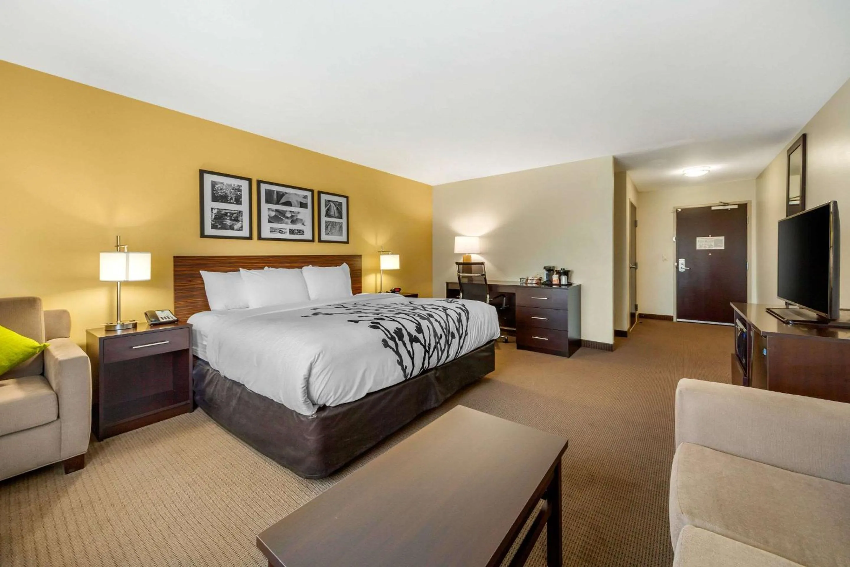 Bedroom, Bed in Sleep Inn & Suites Lincoln University Area