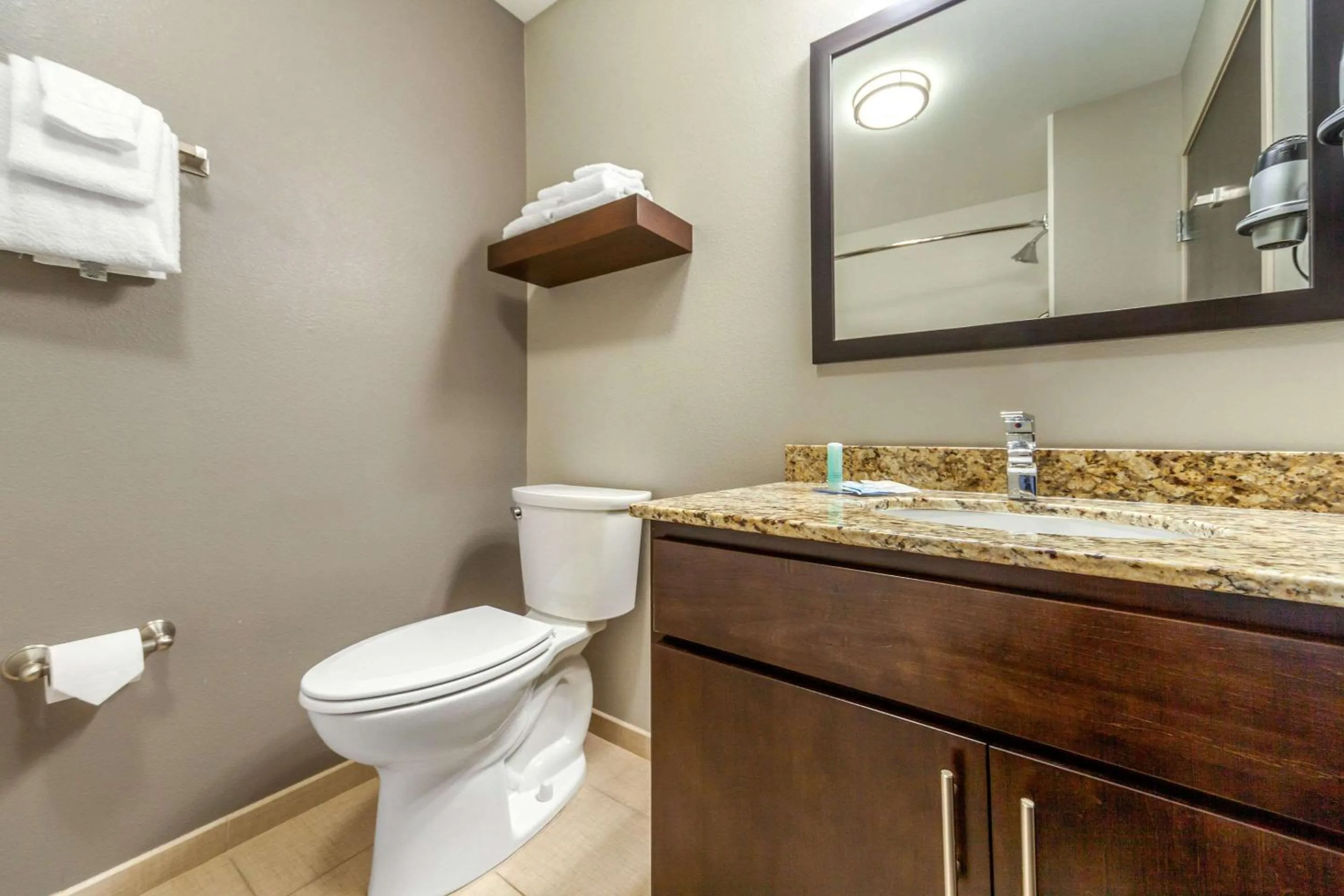 Bedroom in MainStay Suites Lincoln University Area