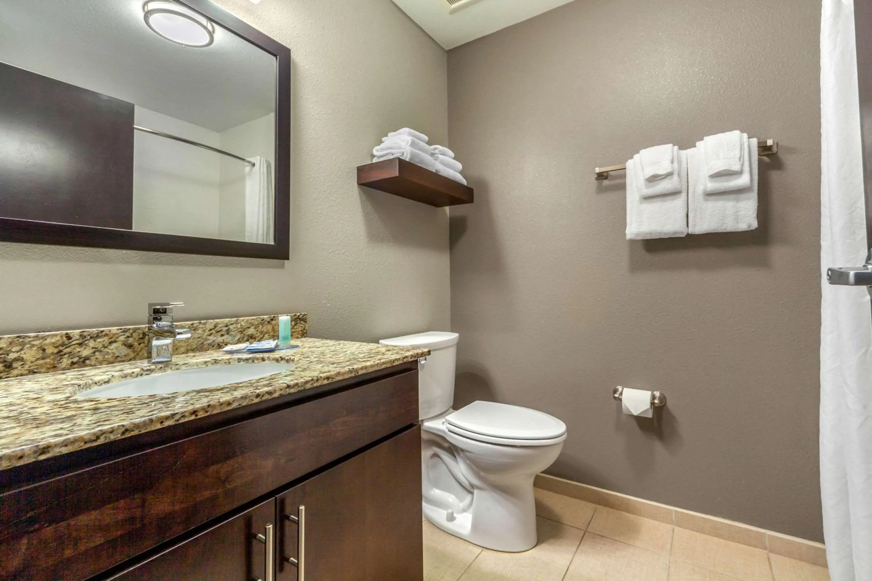 Bedroom in MainStay Suites Lincoln University Area