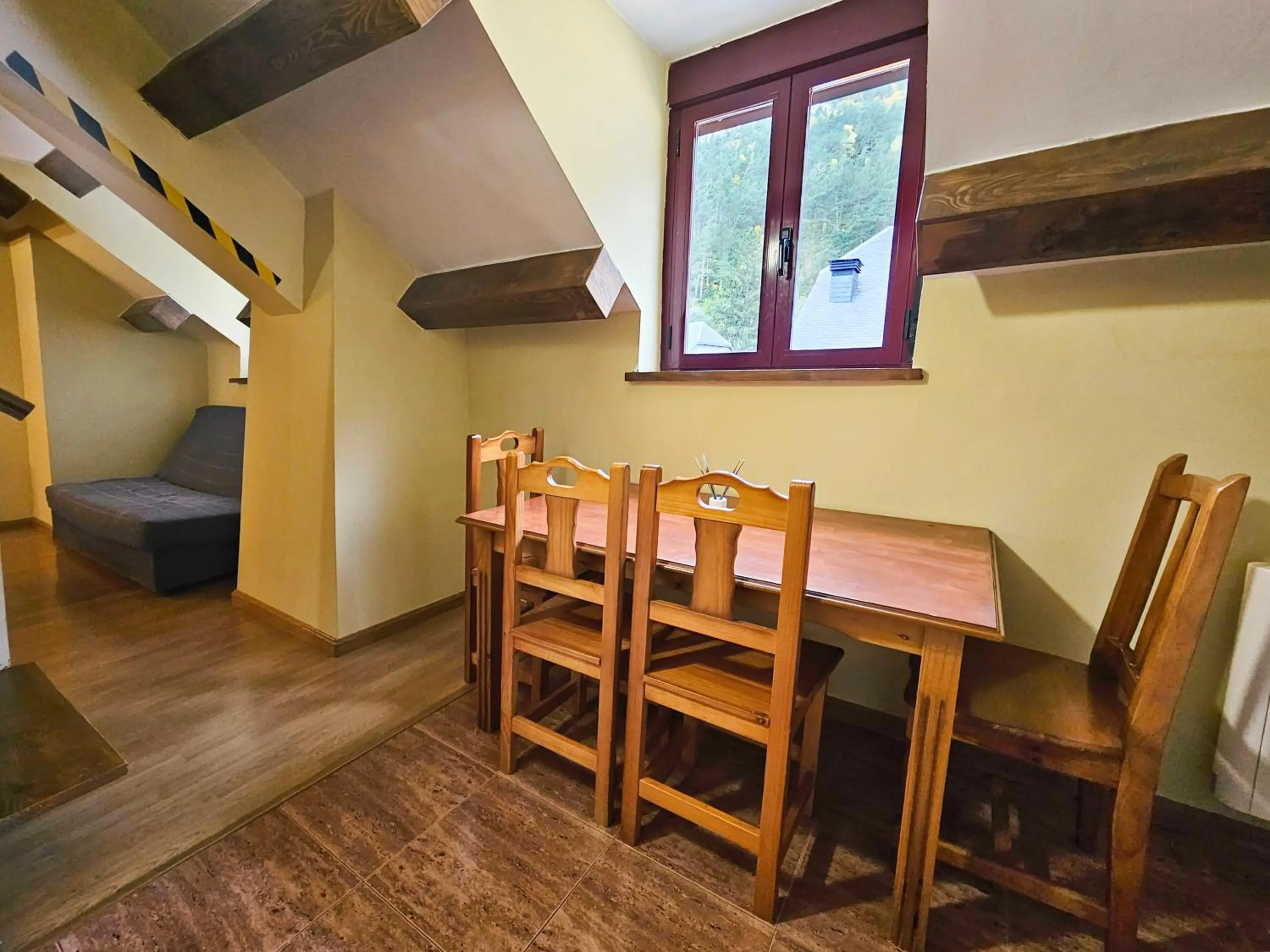 Dining area in Apartamentos Canfranc 3000