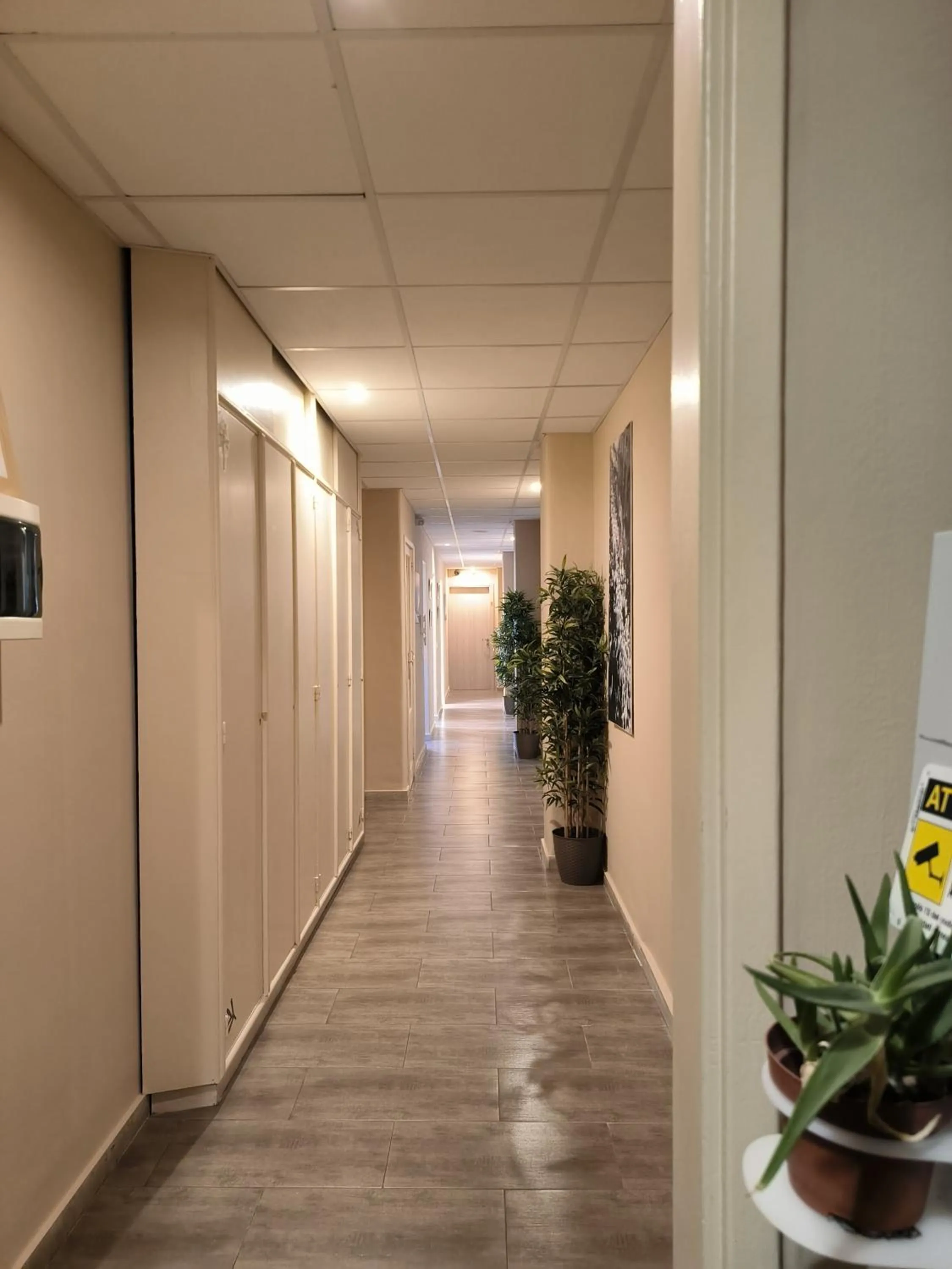 locker in Prestige B&B