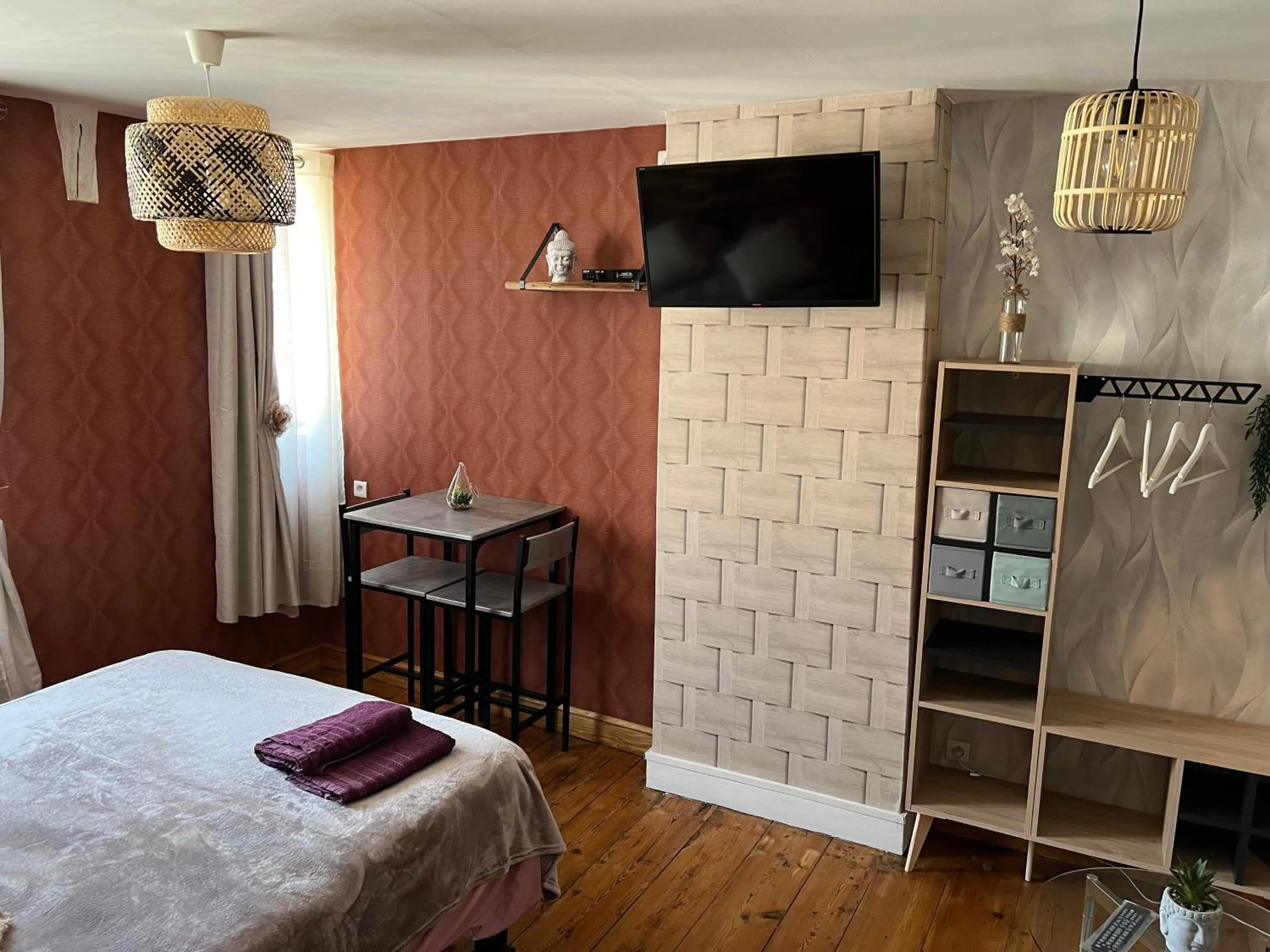 Seating area, Bed in Chambre D'hôte Villa Maurice