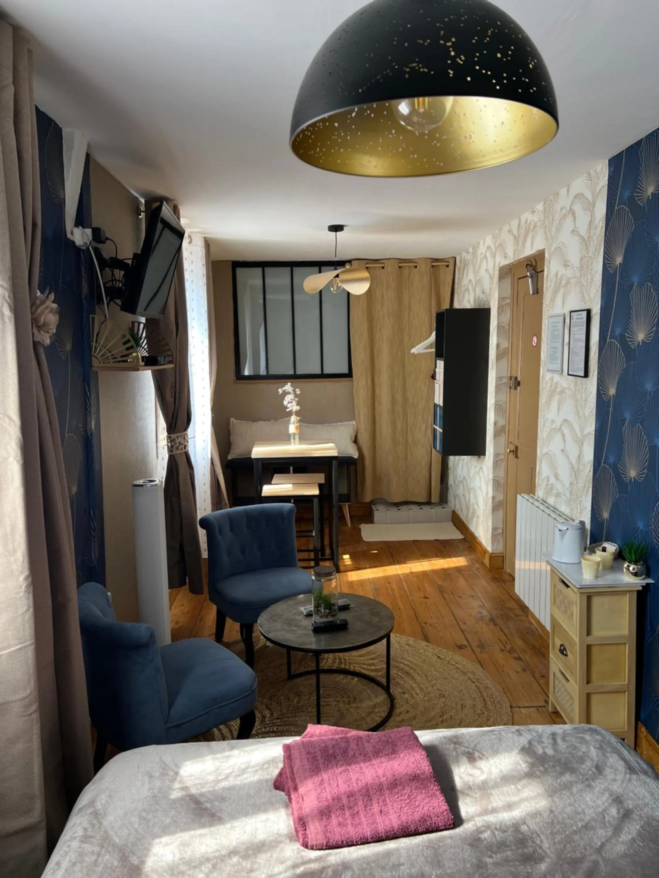 Living room, Bed in Chambre D'hôte Villa Maurice