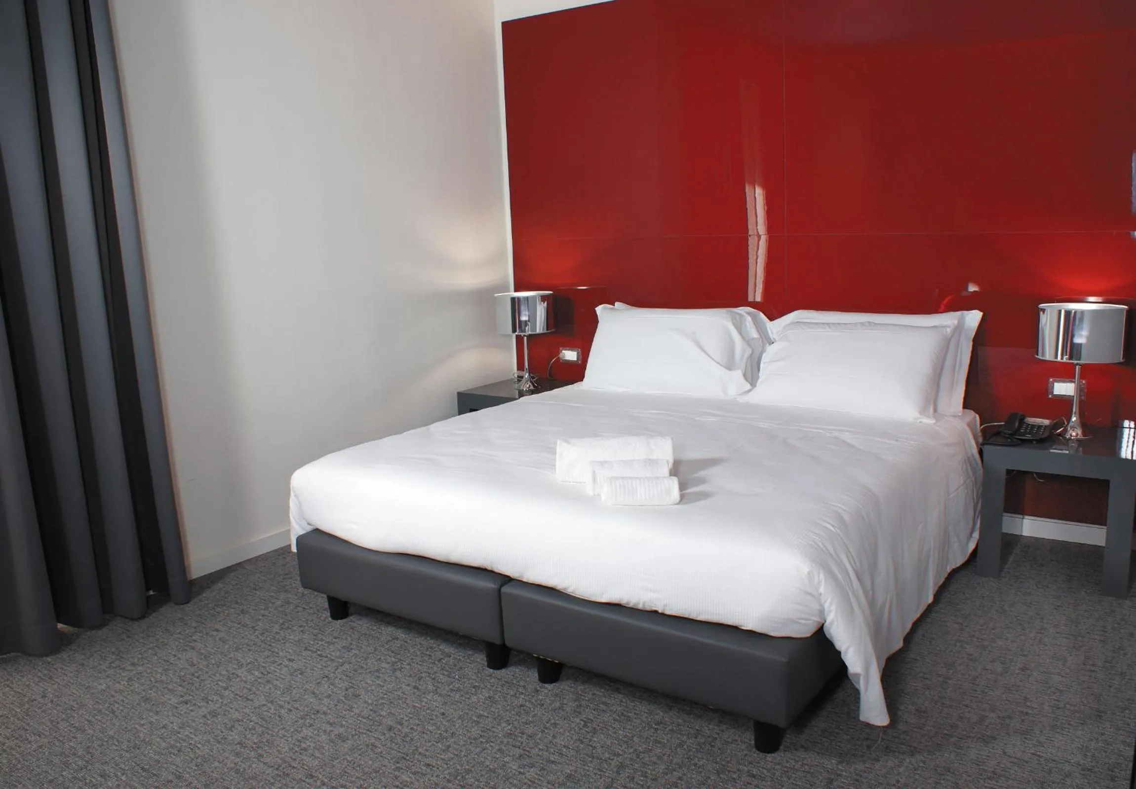 Bedroom, Bed in Hotel Leopardi