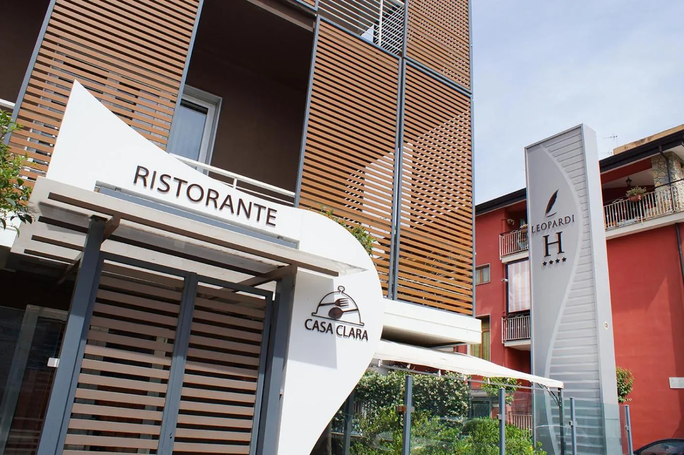 Facade/entrance in Hotel Leopardi