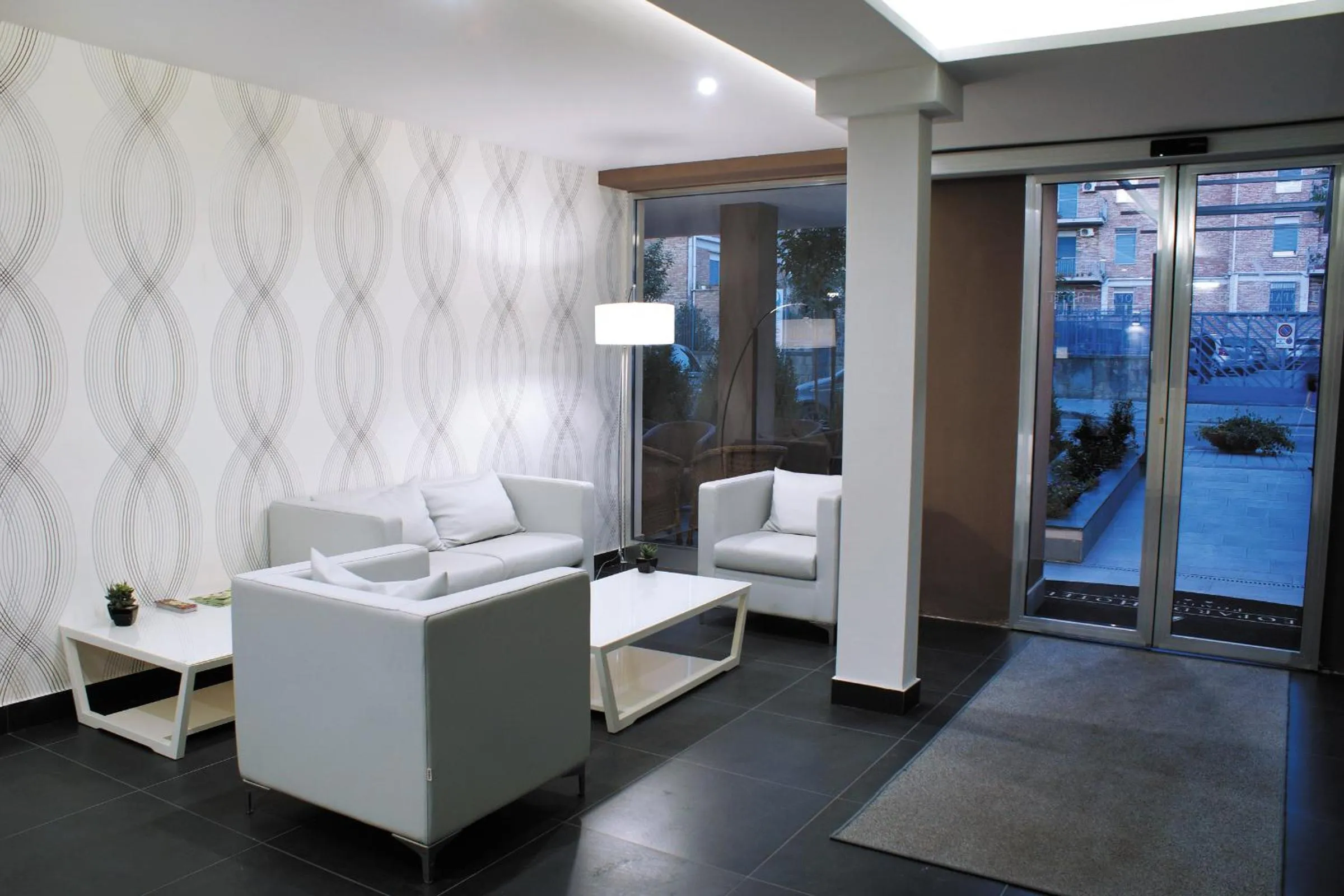Lobby or reception in Hotel Leopardi