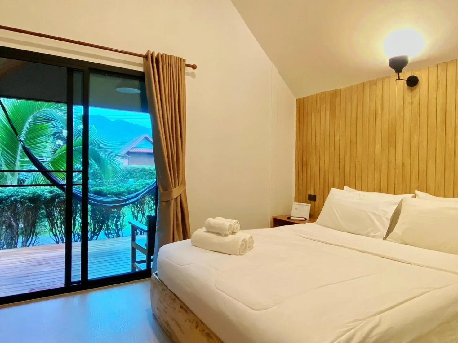 Bedroom, Bed in Pai Nam Now