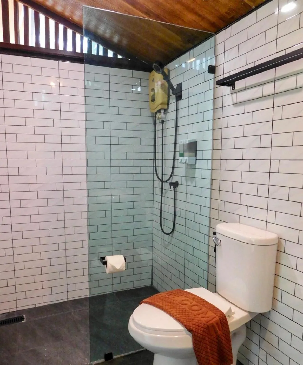 Bathroom in Pai Nam Now