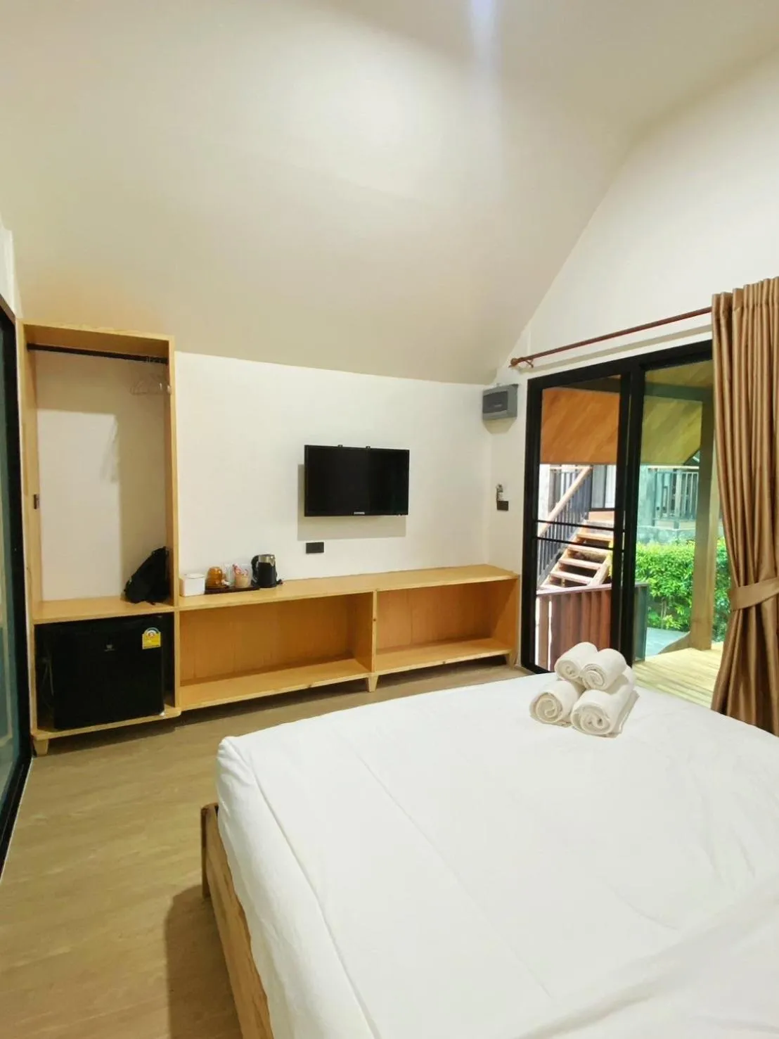 Bedroom, Bed in Pai Nam Now