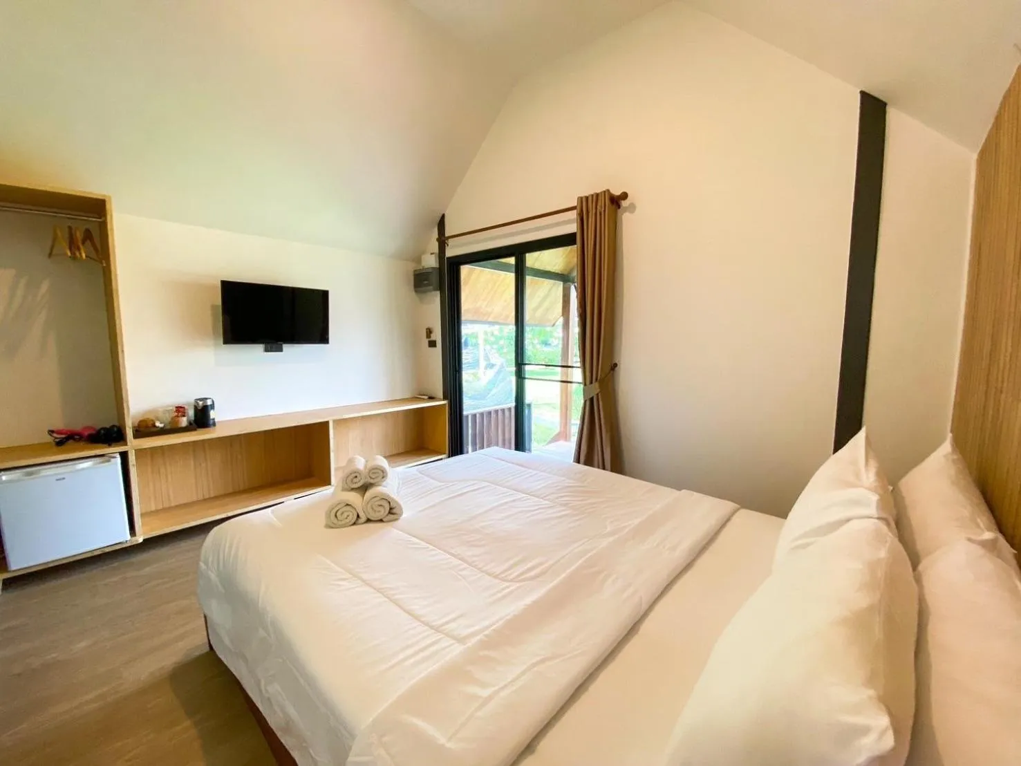 Bedroom, Bed in Pai Nam Now