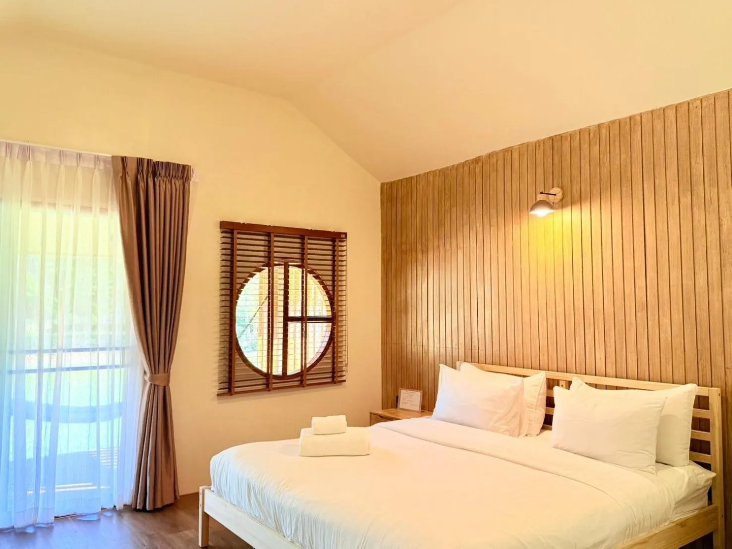 Bedroom, Bed in Pai Nam Now