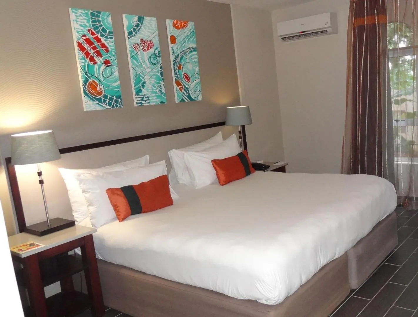 Bed in Metcourt at Khoroni