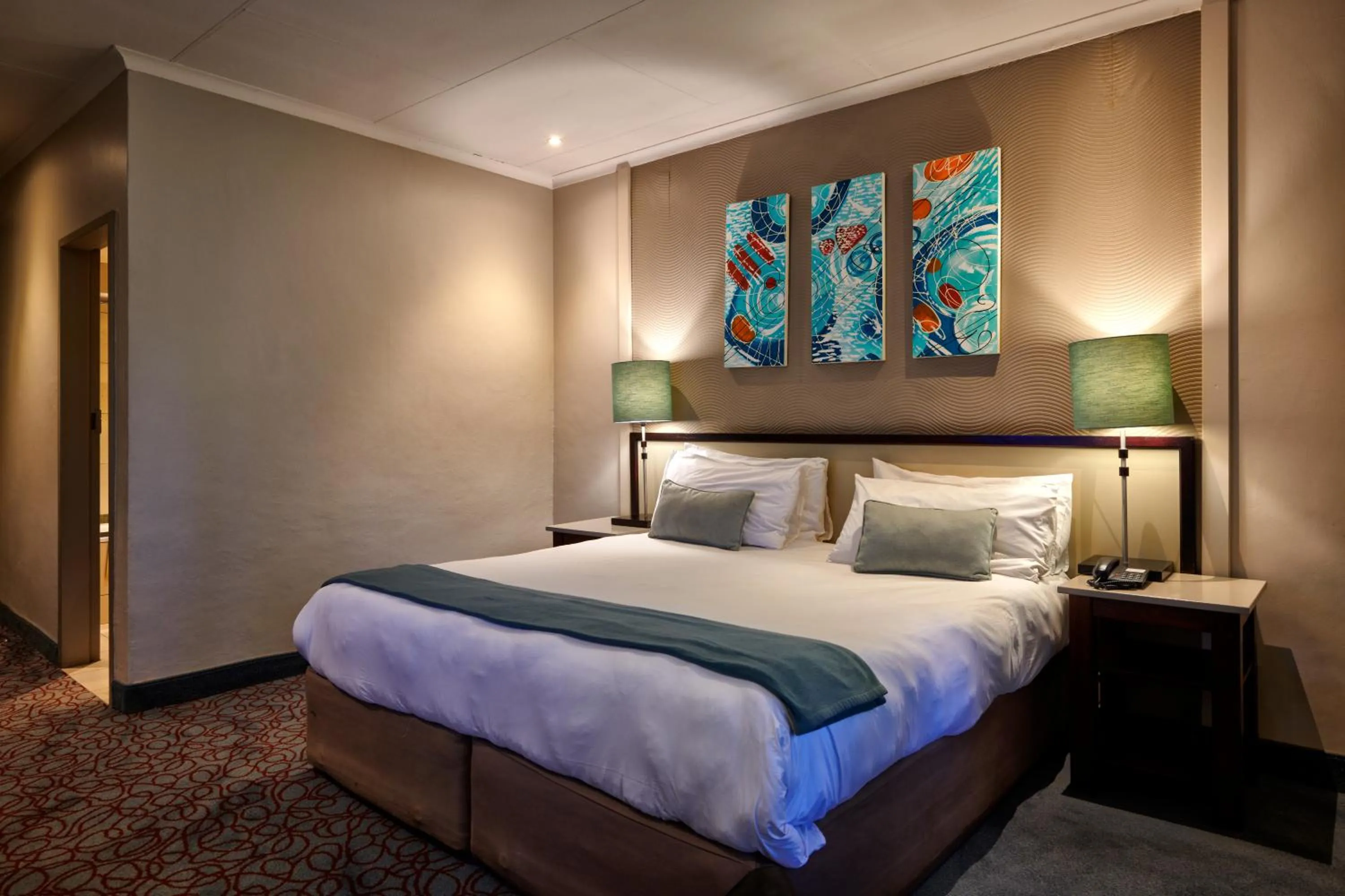 Shower, Bed in Metcourt at Khoroni