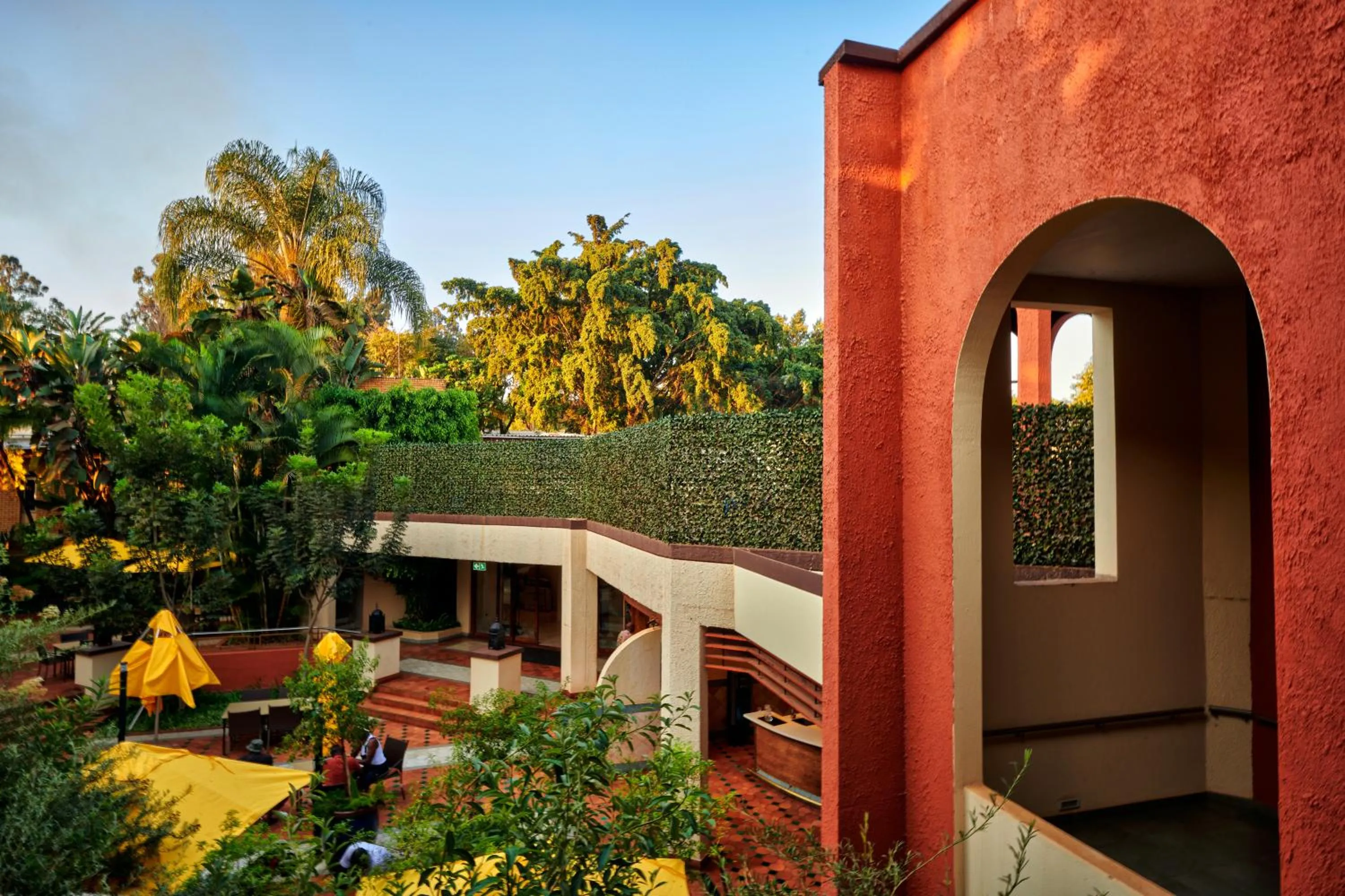 Restaurant/places to eat in Metcourt at Khoroni