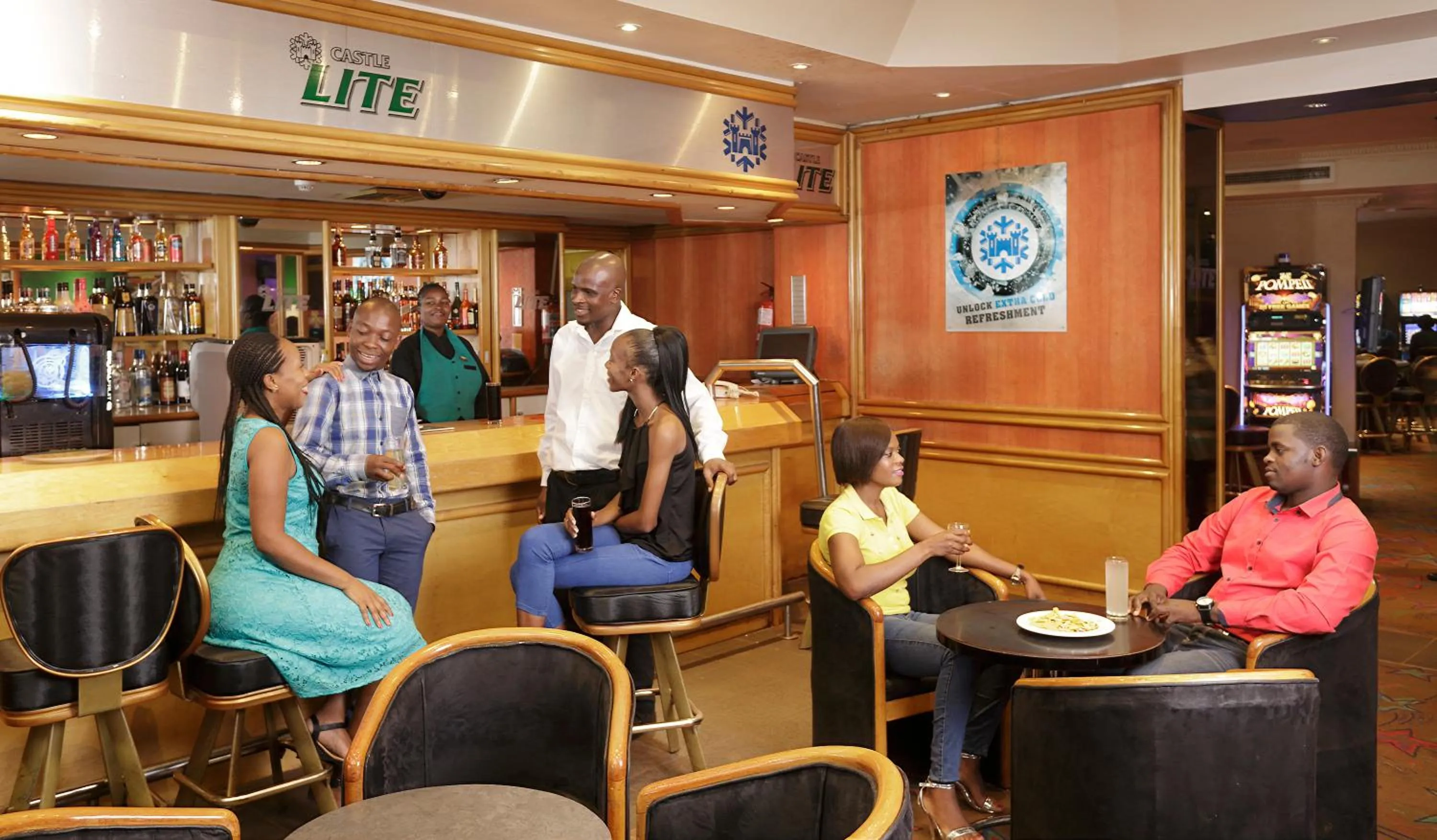 Lounge or bar in Metcourt at Khoroni