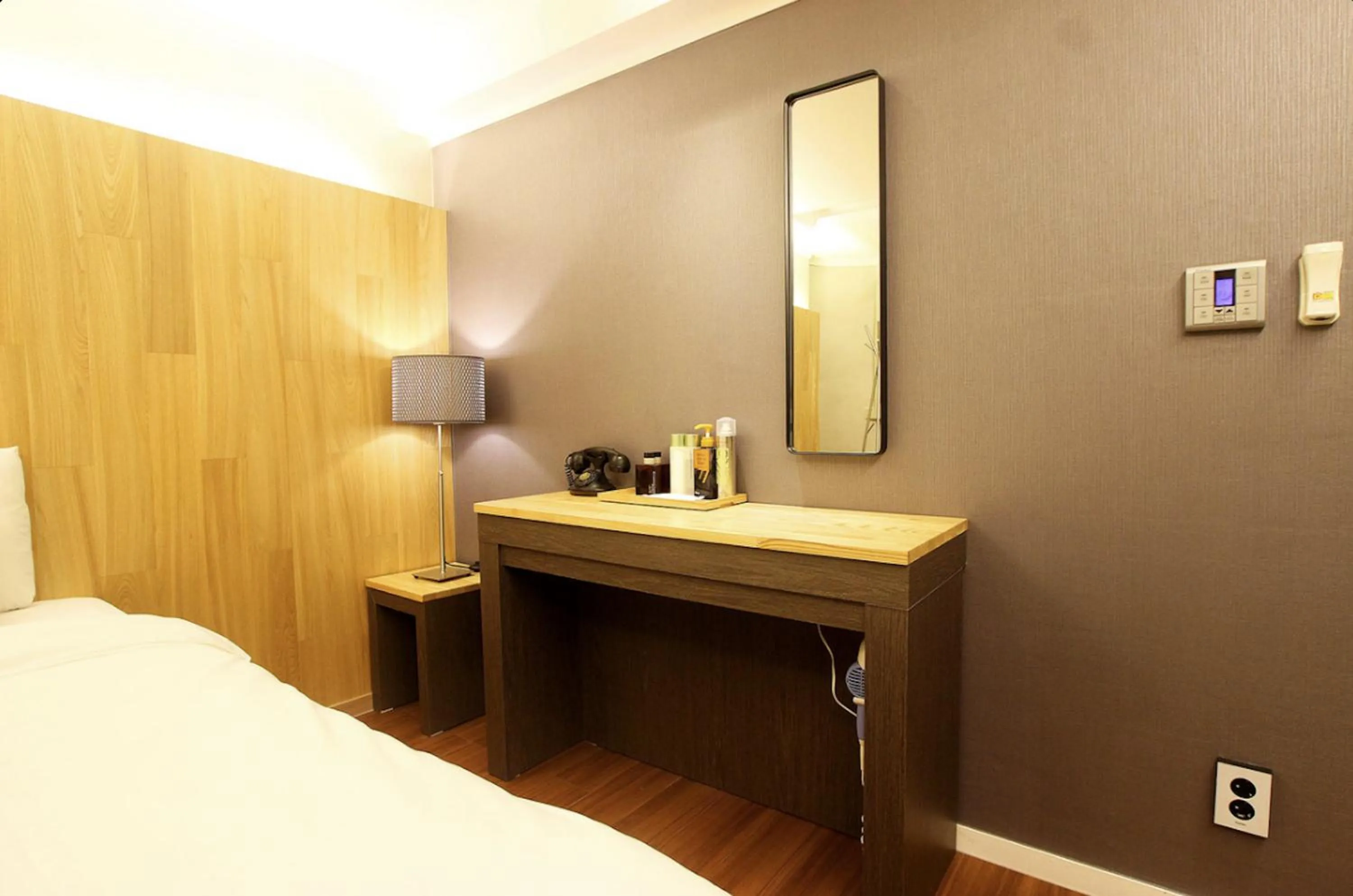 Bed in Jeonju Jawoori Hotel